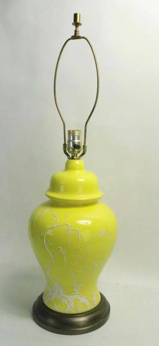1970s Bright Yellow Chinese Style Table Lamp - 3