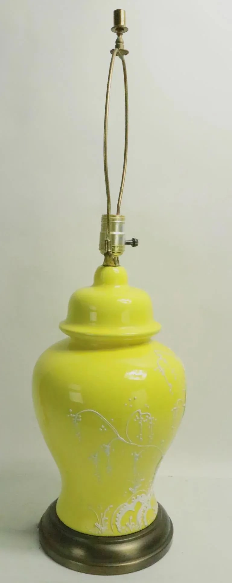 1970s Bright Yellow Chinese Style Table Lamp - 7