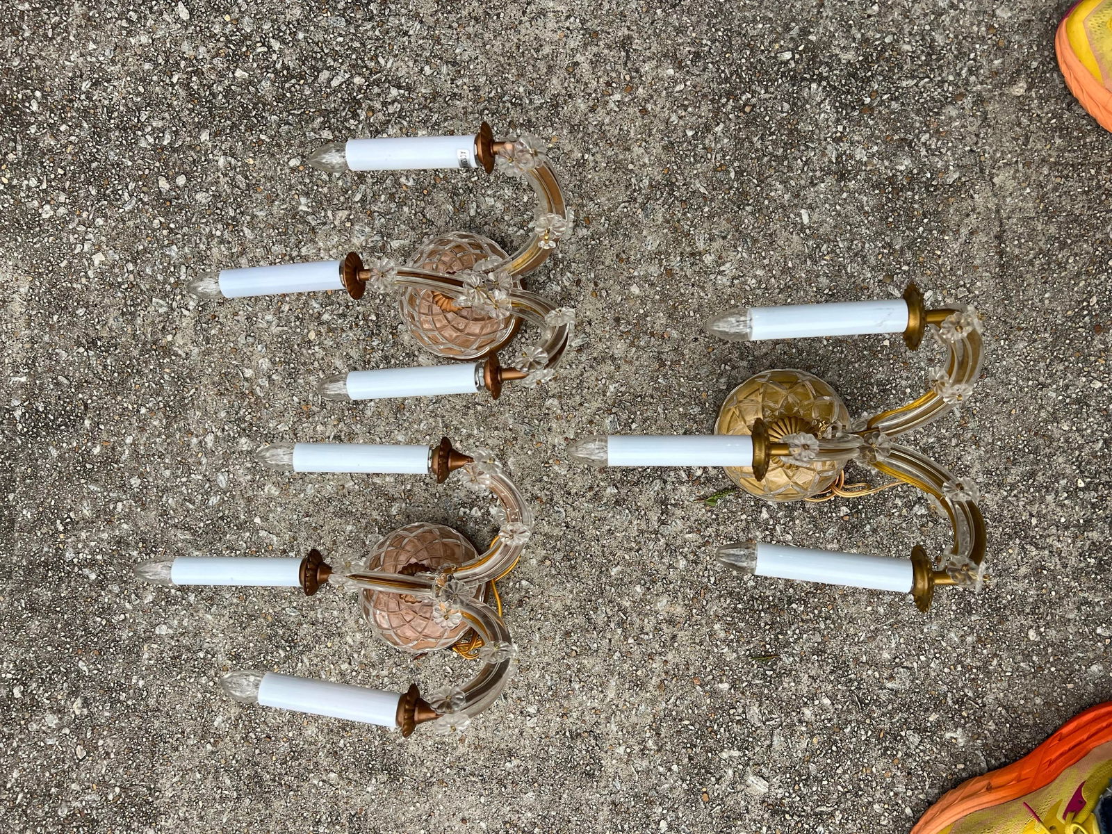 1970s Gold and Lucite Wall Sconces - Set of 3 - 8