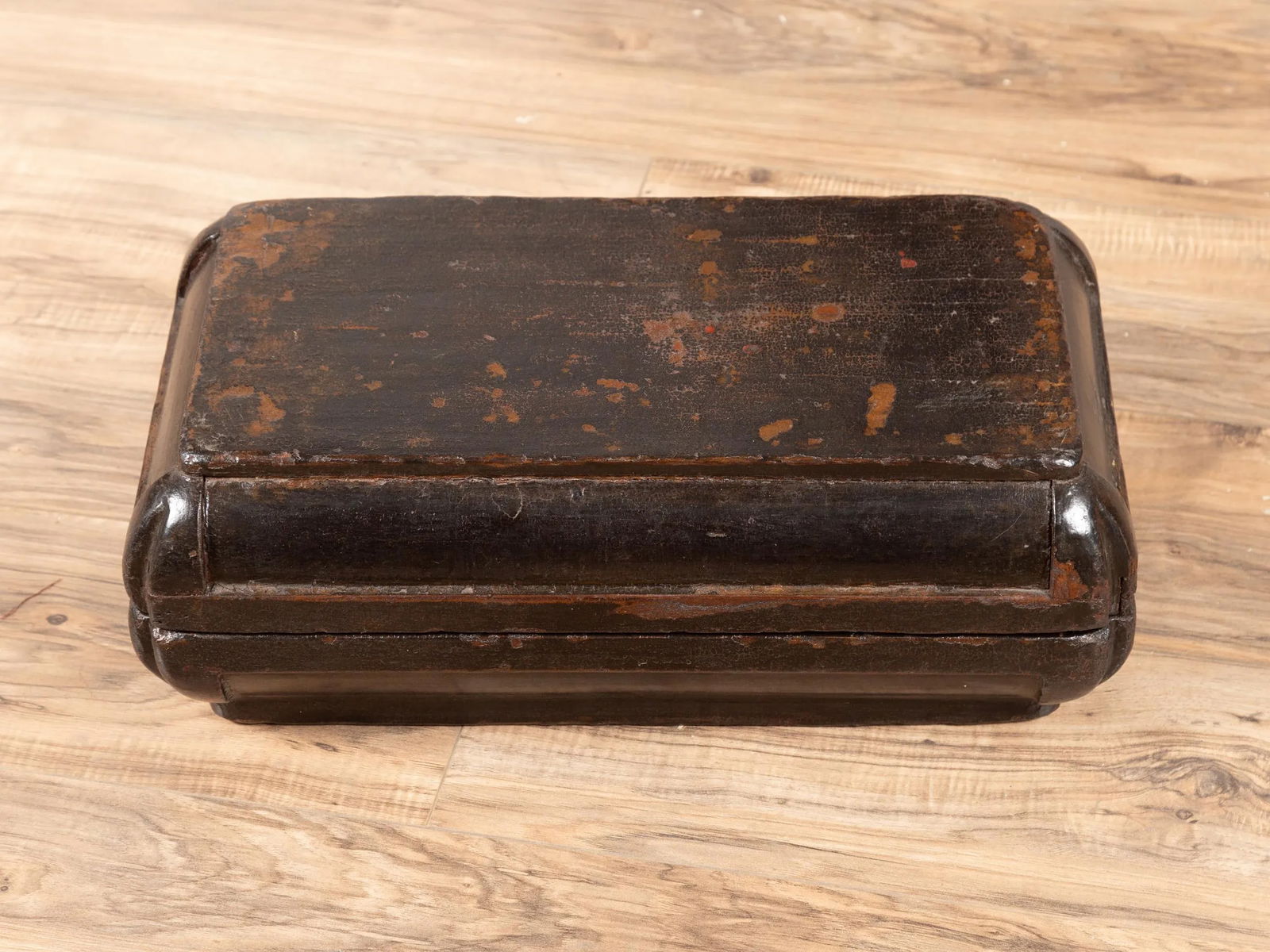 Small Antique Chinese Dowry Basket with Distressed Brown Patina - 5