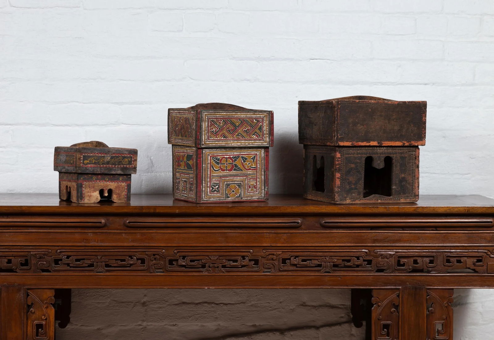 Antique Thai Rustic Wooden Betel Nut Box with Carved Décor and Pierced Motifs - 4