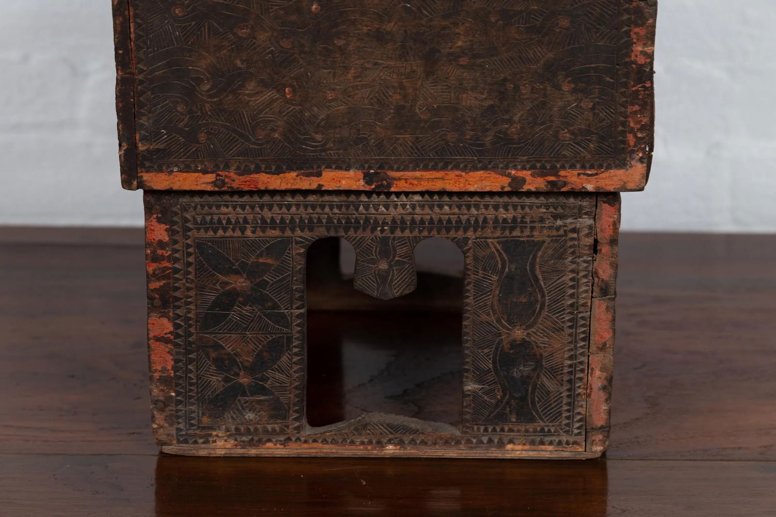 Antique Thai Rustic Wooden Betel Nut Box with Carved Décor and Pierced Motifs - 7
