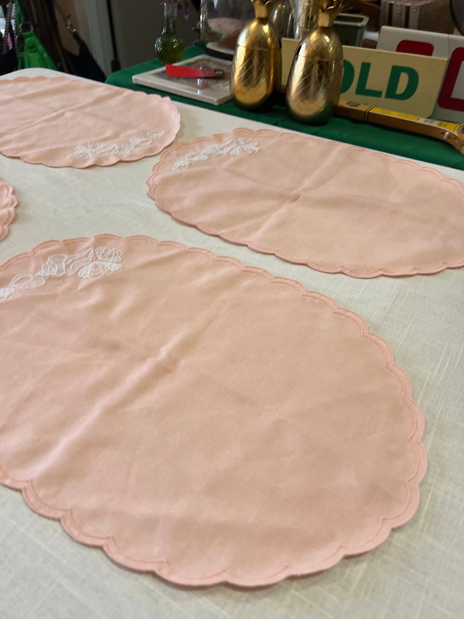 1970s Linen Peach Placemats- Set of 4 - 4