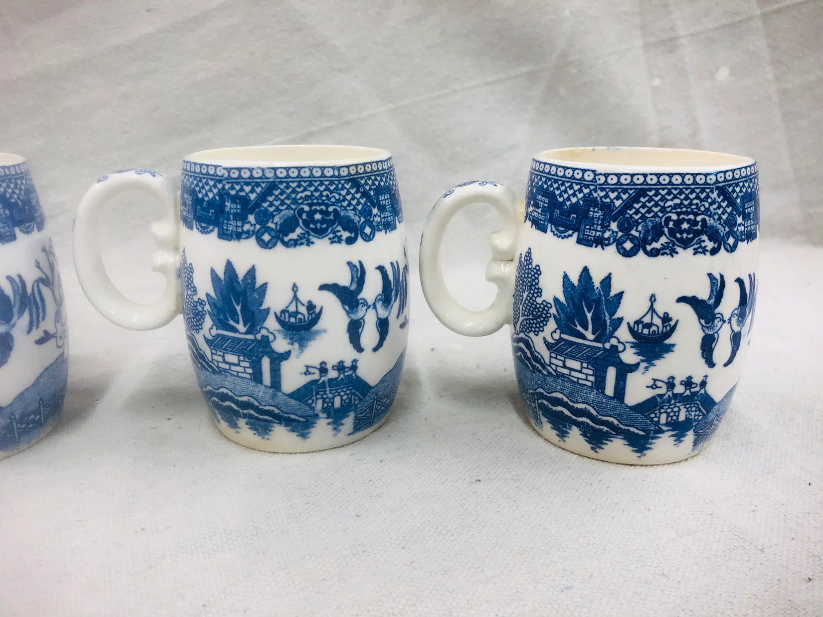 Vintage Blue Pattern Barrel Shaped Mugs - Set of 4 - 11