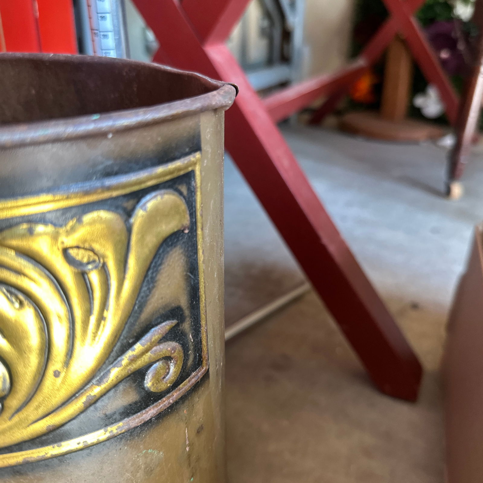 1970s Metal Oval Decorative Wastebasket - 5