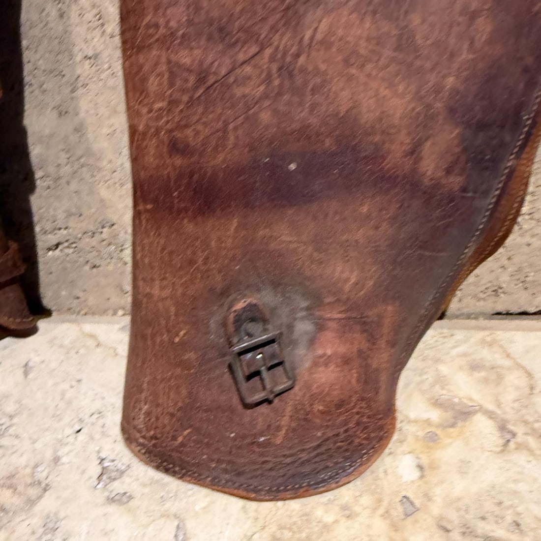 Vintage Horse-Riding Military Chaps Distressed Leather - 2