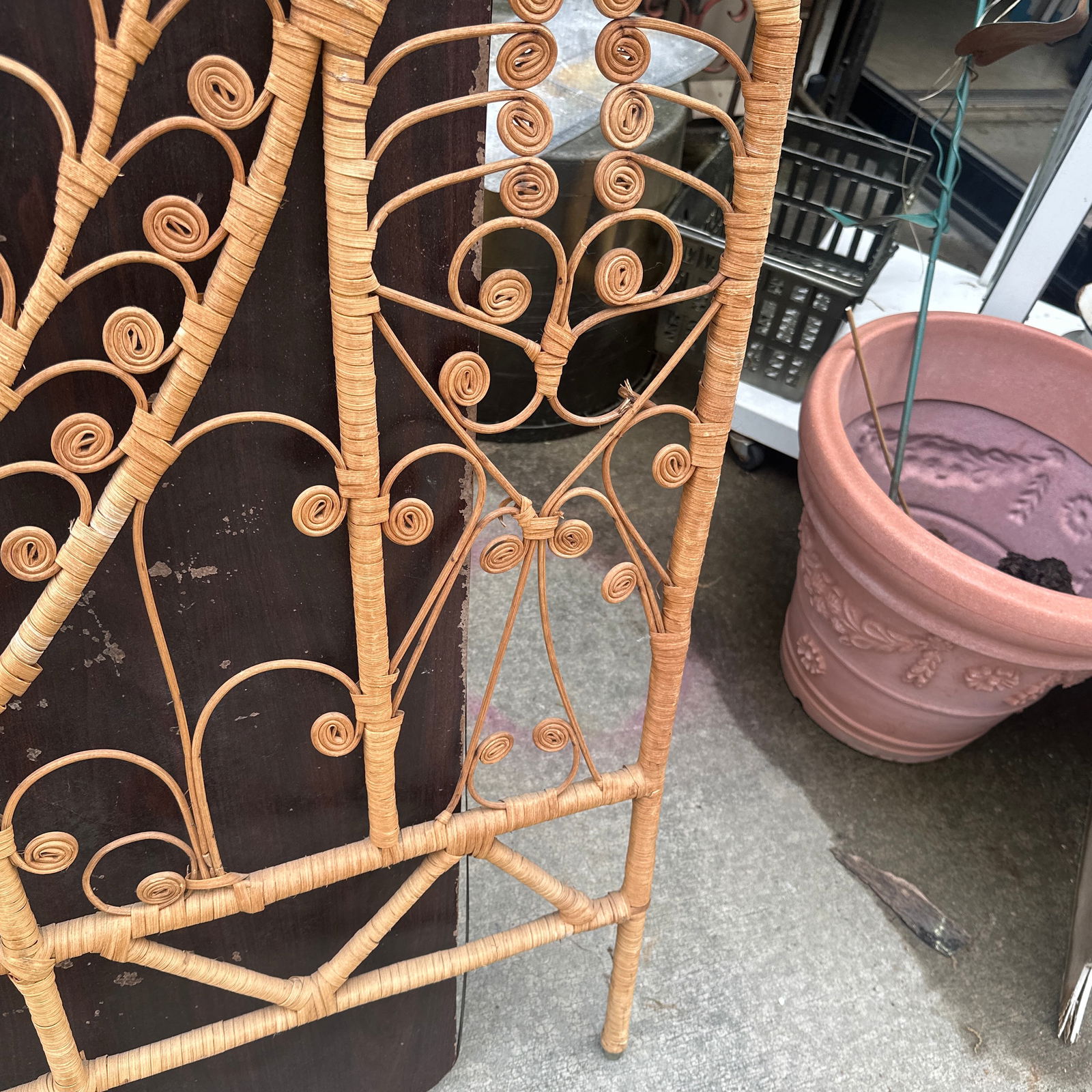 1970s Wicker Twin Headboard With Heart Details - 8