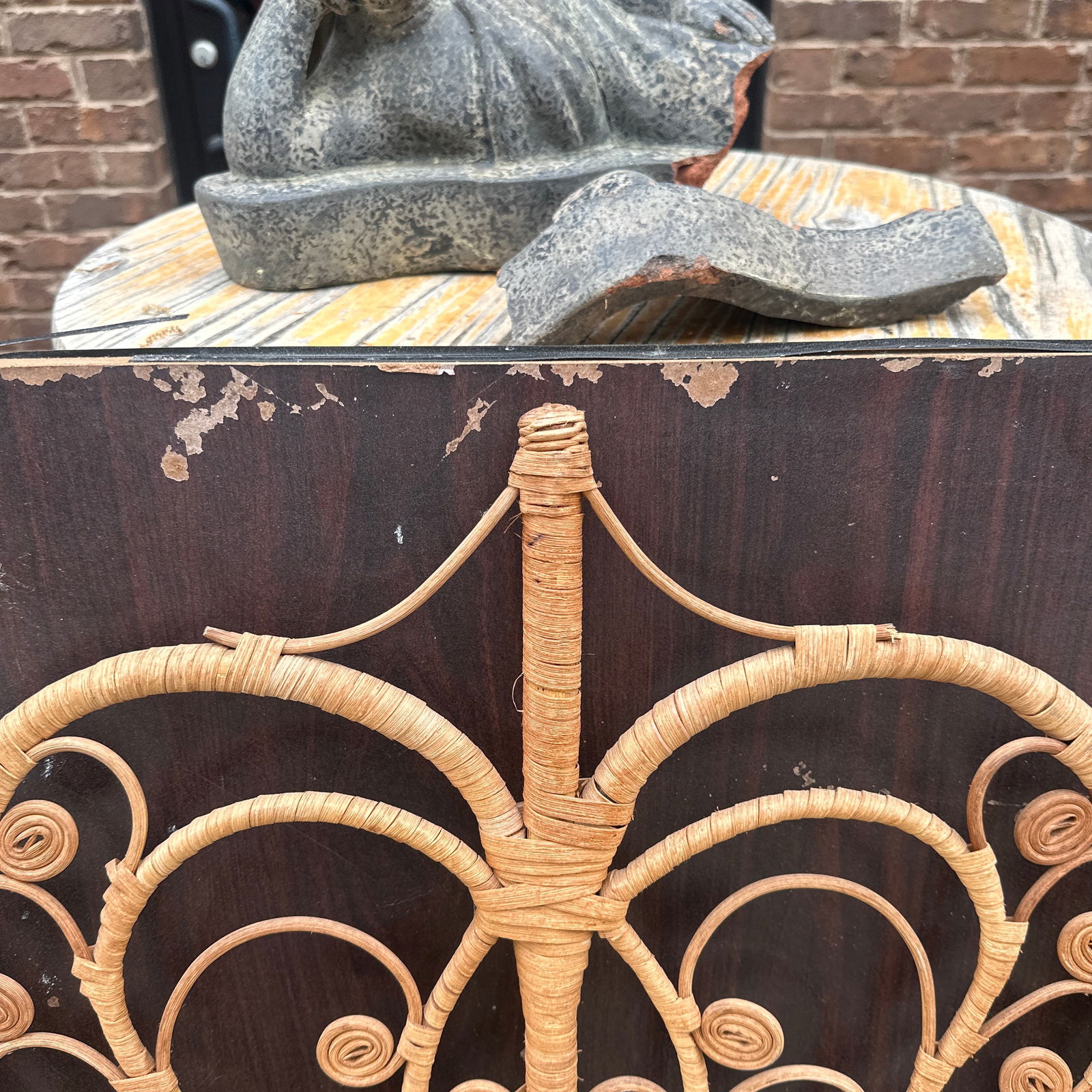 1970s Wicker Twin Headboard With Heart Details - 9