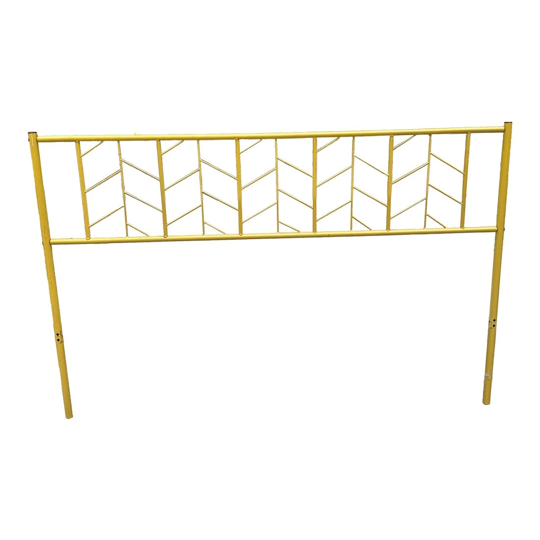 Gold Metal Queen Size Headboard: Up for consideration is a beautiful gold metal queen size headboard. This would look lovely in your home and it is a great find for the interior design enthusiast. Please check out my other listings!