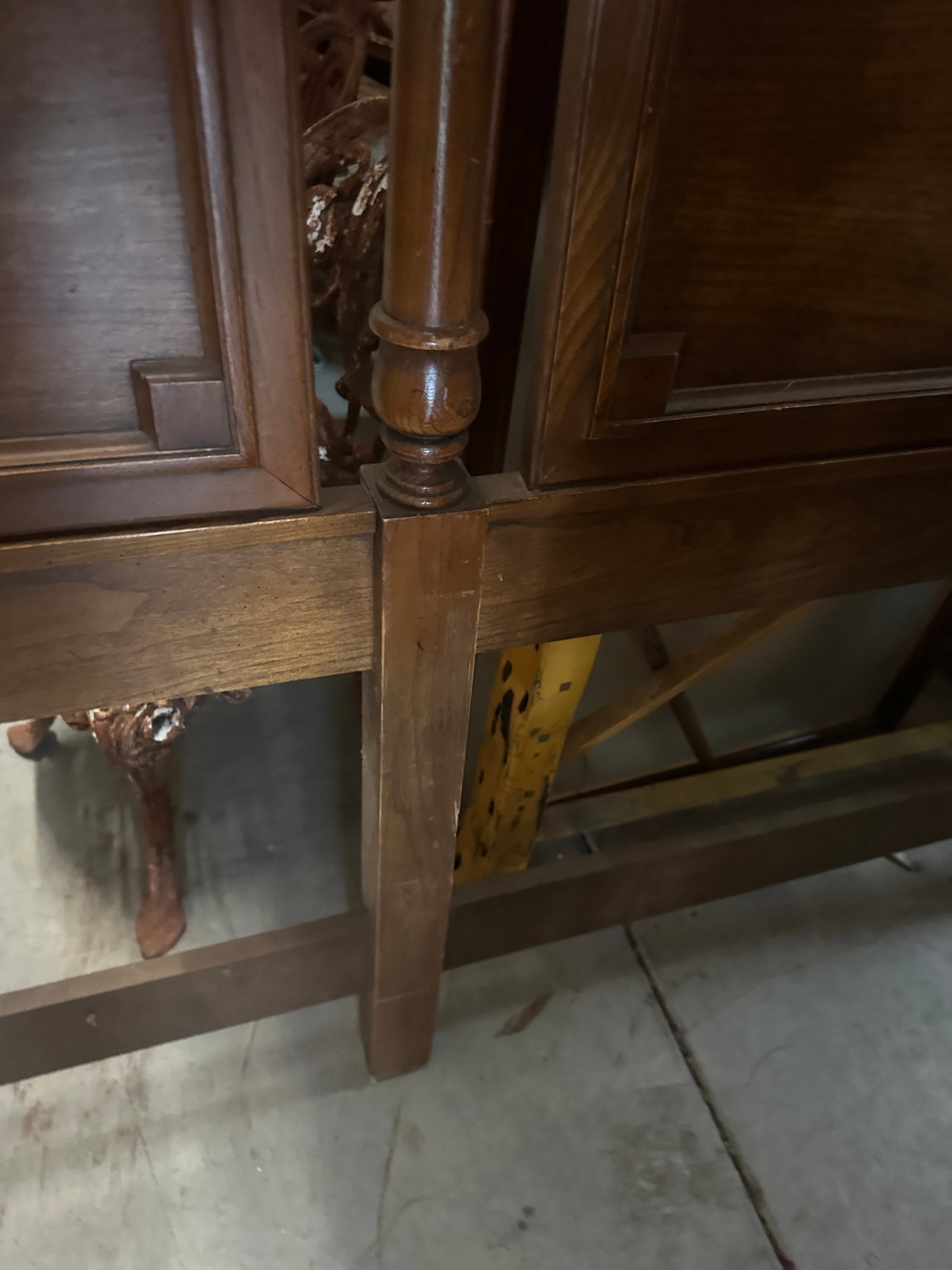 1970s Double Twin Wooden Headboard With Brass Accents - 4