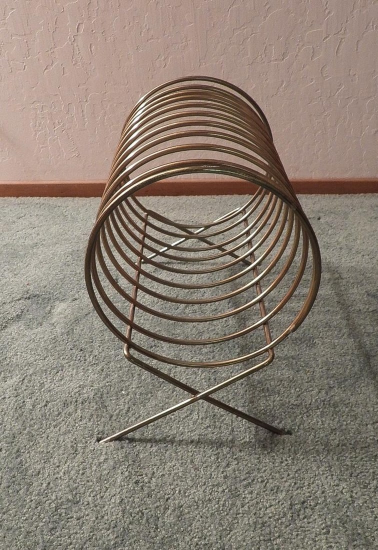 Atomic Vintage 1950s Mid-Century Modern Brass Coil Vinyl Record Holder Magazine Book Rack - 3