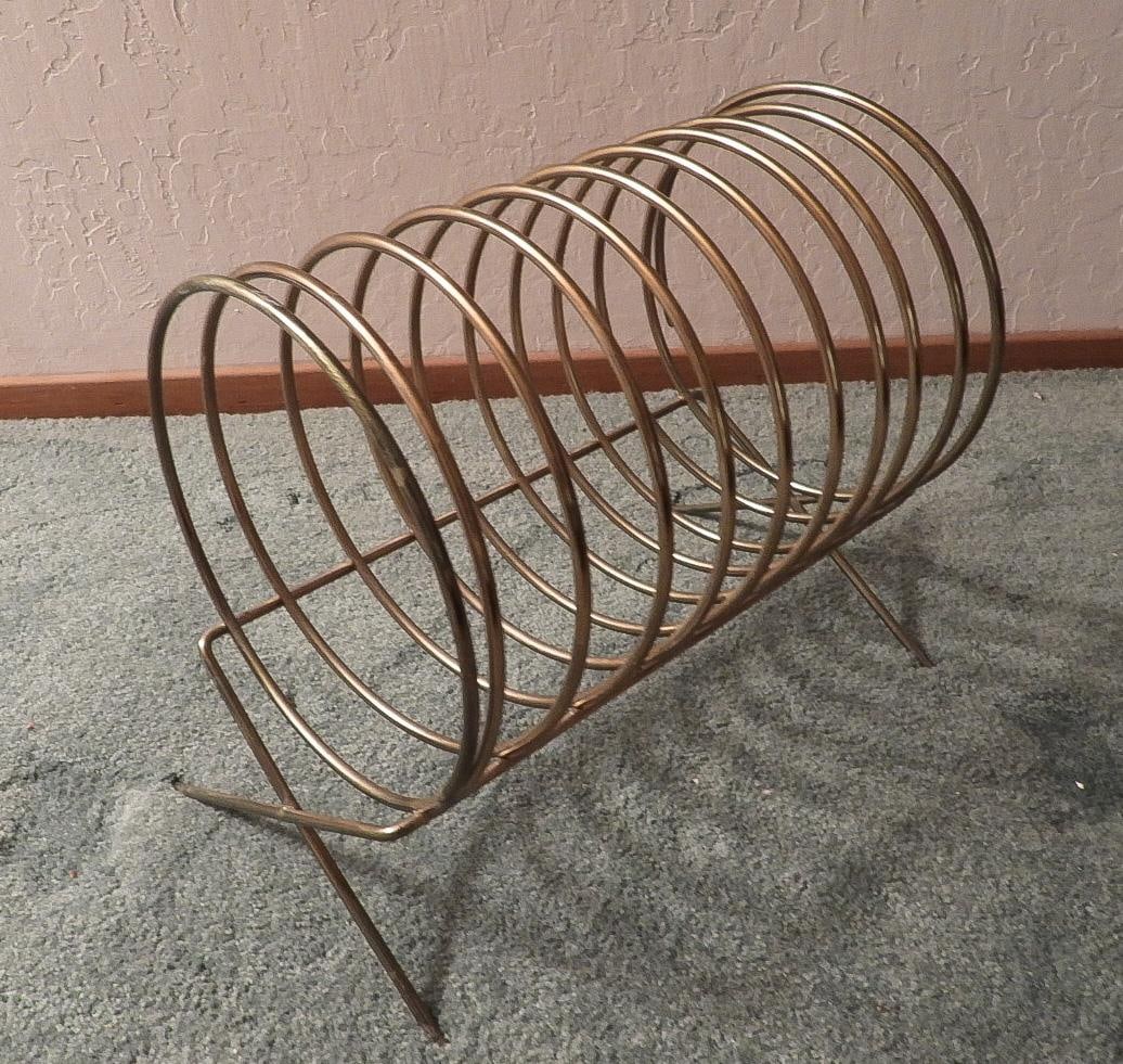 Atomic Vintage 1950s Mid-Century Modern Brass Coil Vinyl Record Holder Magazine Book Rack - 4