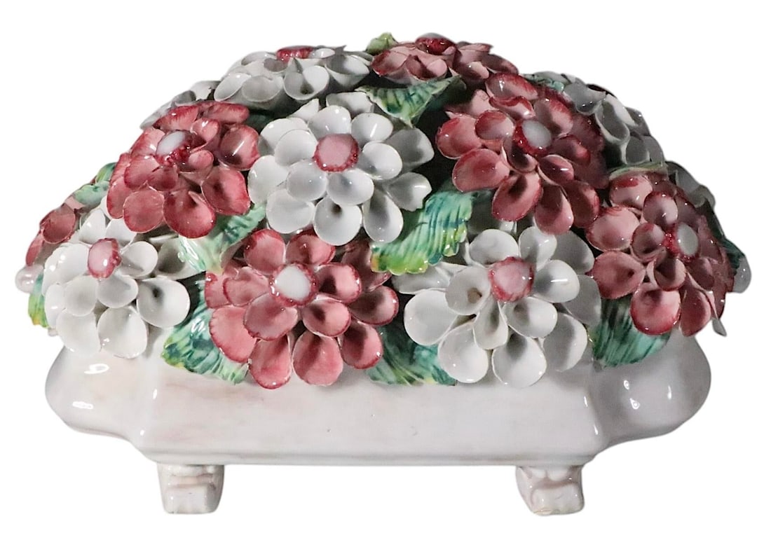 Mid Century Capodimonte Style Ceramic Floral Centerpiece, Made in Italy - 8