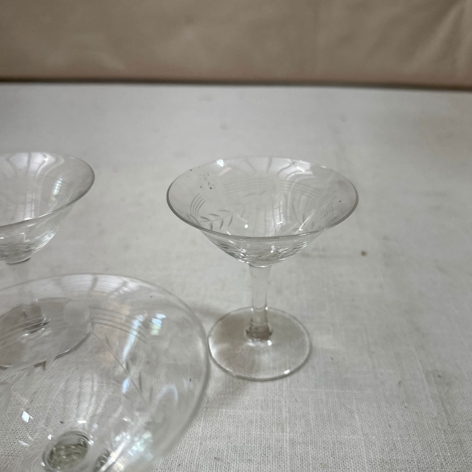 Trio of Small Champagne Glasses With Etched Leaf Details, 1970s - 3