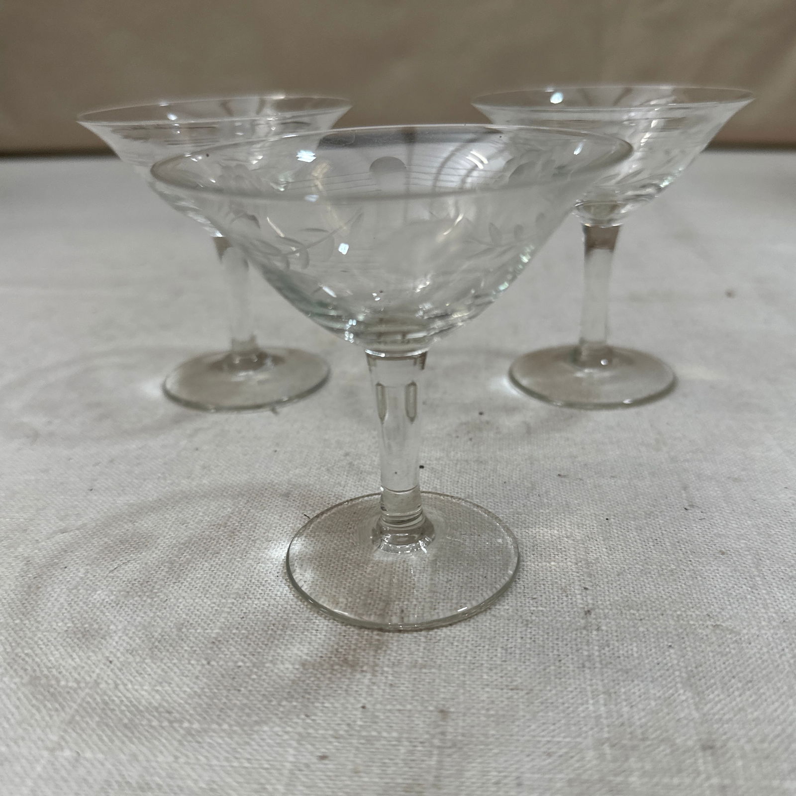 Trio of Small Champagne Glasses With Etched Leaf Details, 1970s - 4