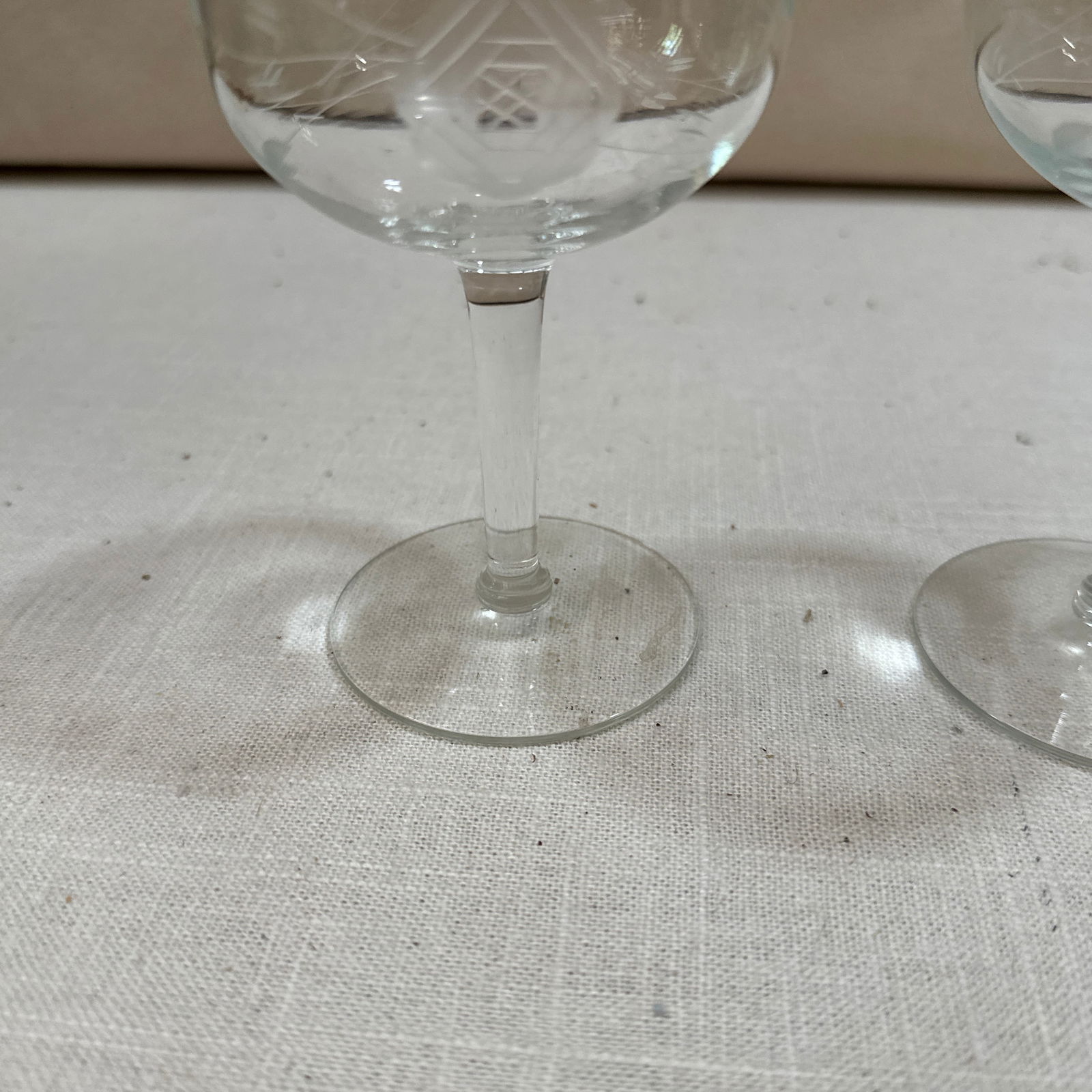 Pair of 1970s Champagne Glasses With Geometric Rose Designs - 3