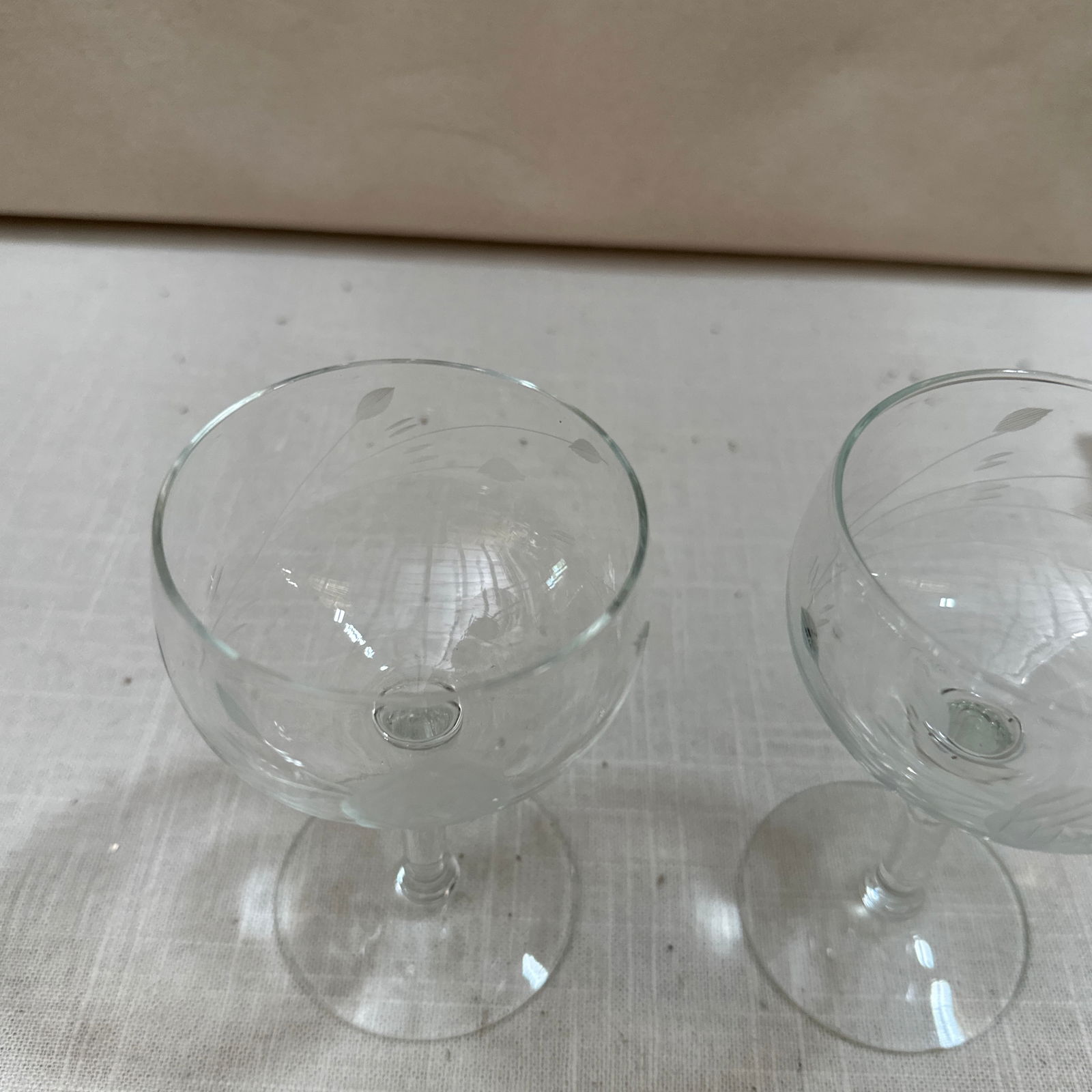 Pair of 1970s Champagne Glasses With Geometric Rose Designs - 6