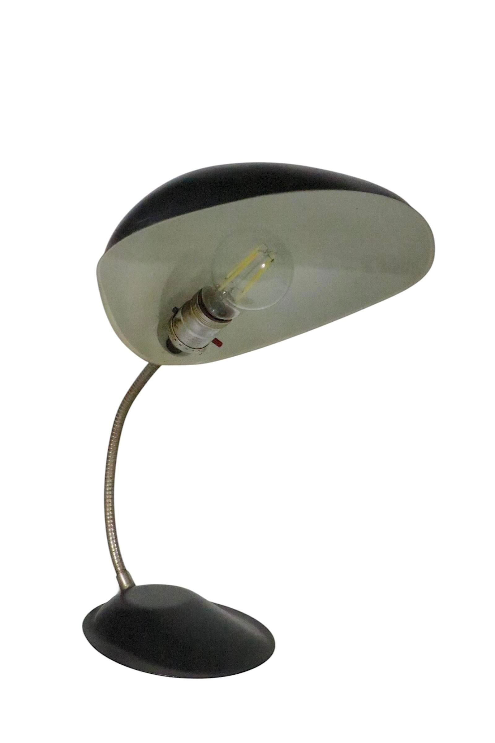 Mid Century Gooseneck Desk Lamp by Eagle - 7