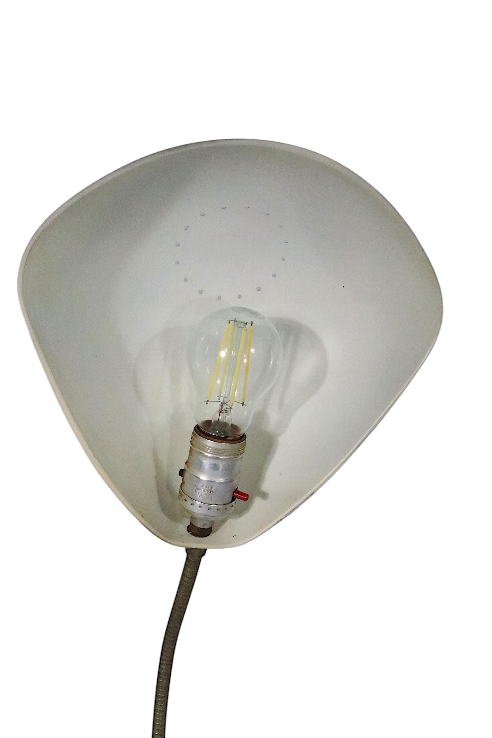 Mid Century Gooseneck Desk Lamp by Eagle - 9