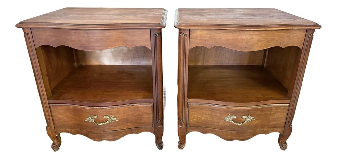 Pair of Vintage French Provincial Kindel Chateau Nightstands End Tables (1 of 12)