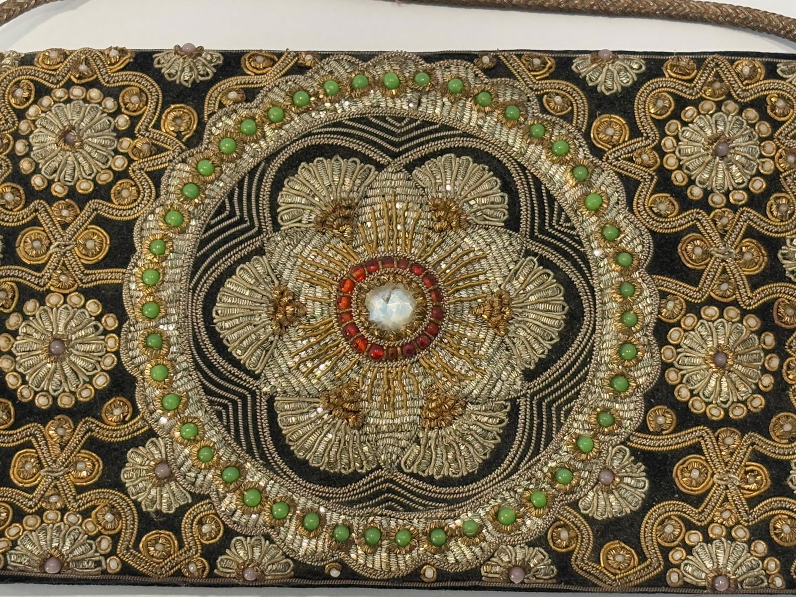 Black Velvet and Silk Embroidered 1960s Zardozi Zari Gemstone Clutch India - 8