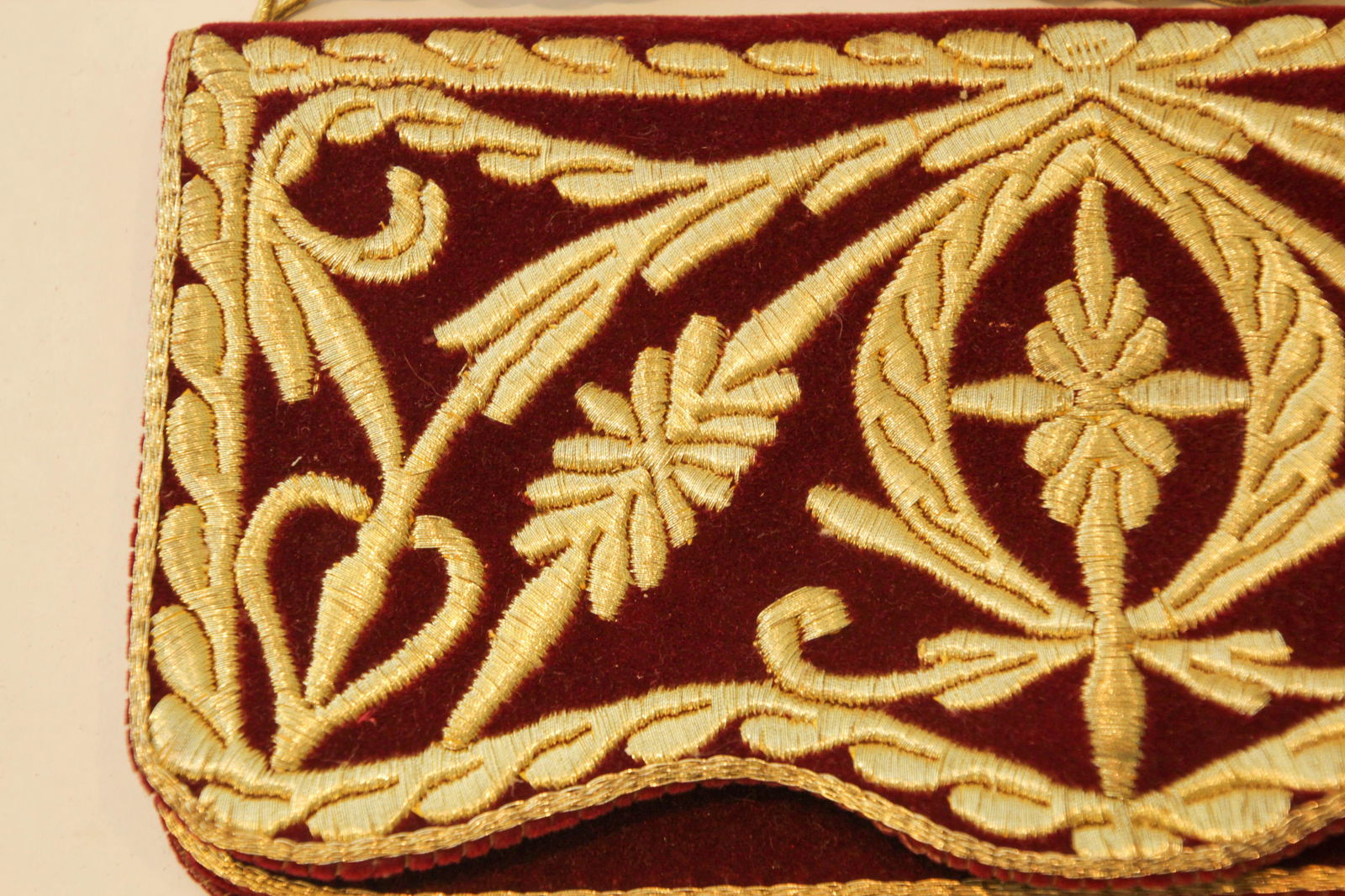 Red Velvet Embroidered 1960s Clutch Fez Morocco - 10