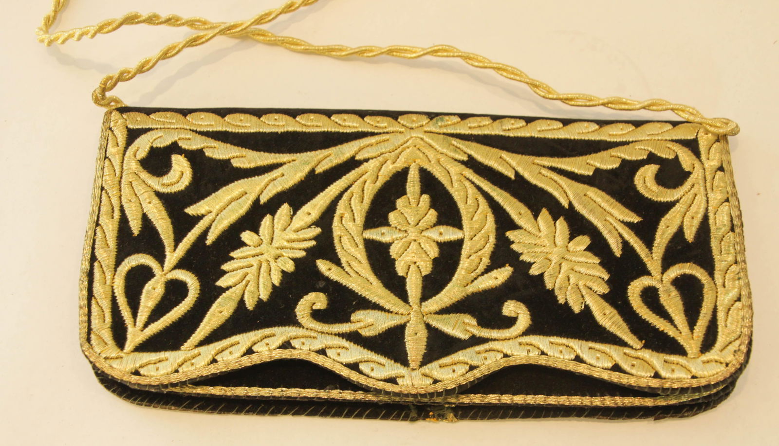 Embroidered Black Velvet Moroccan clutch Vintage 1960s - 5