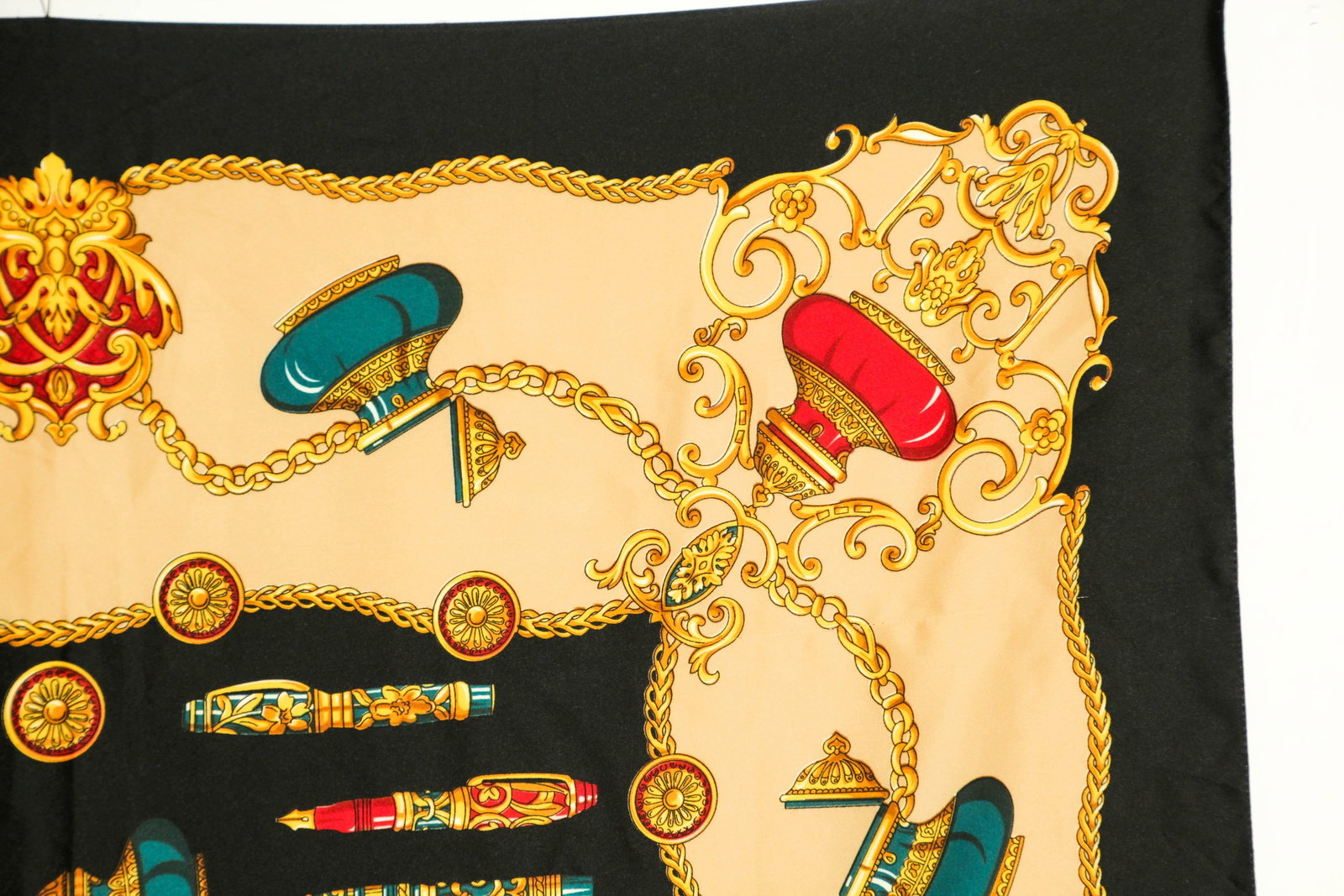 Vintage Italian Scarf Shawl with Luxury Writing Instruments Italy - 11