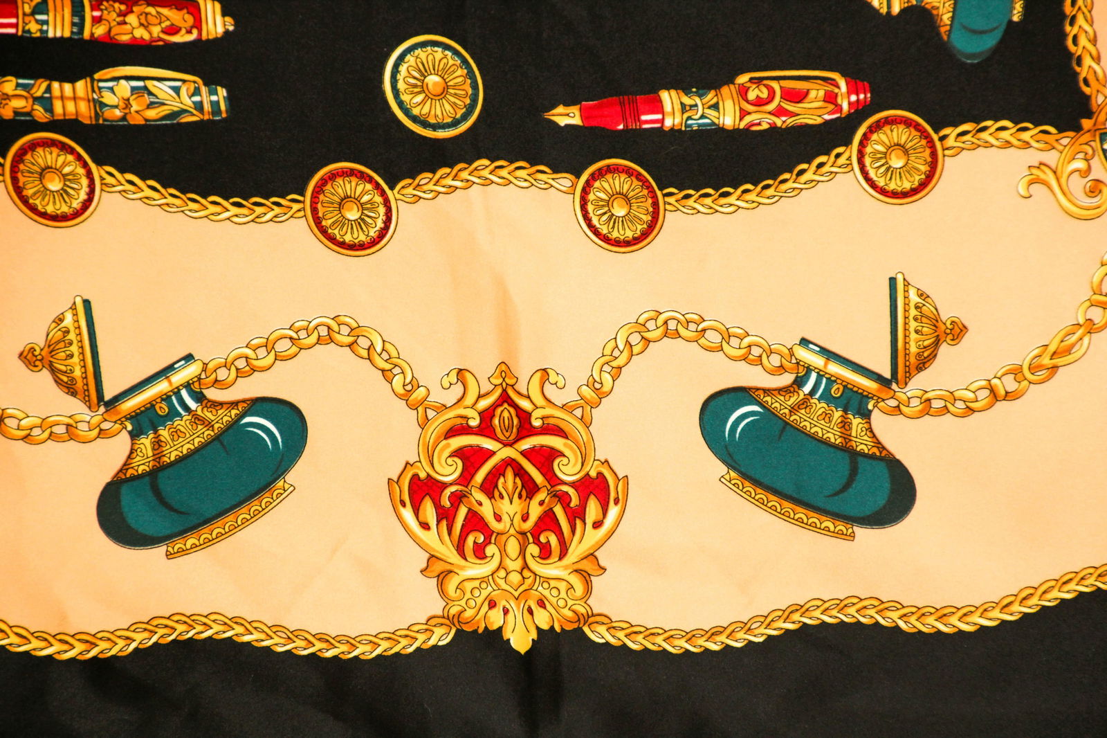 Vintage Italian Scarf Shawl with Luxury Writing Instruments Italy - 3