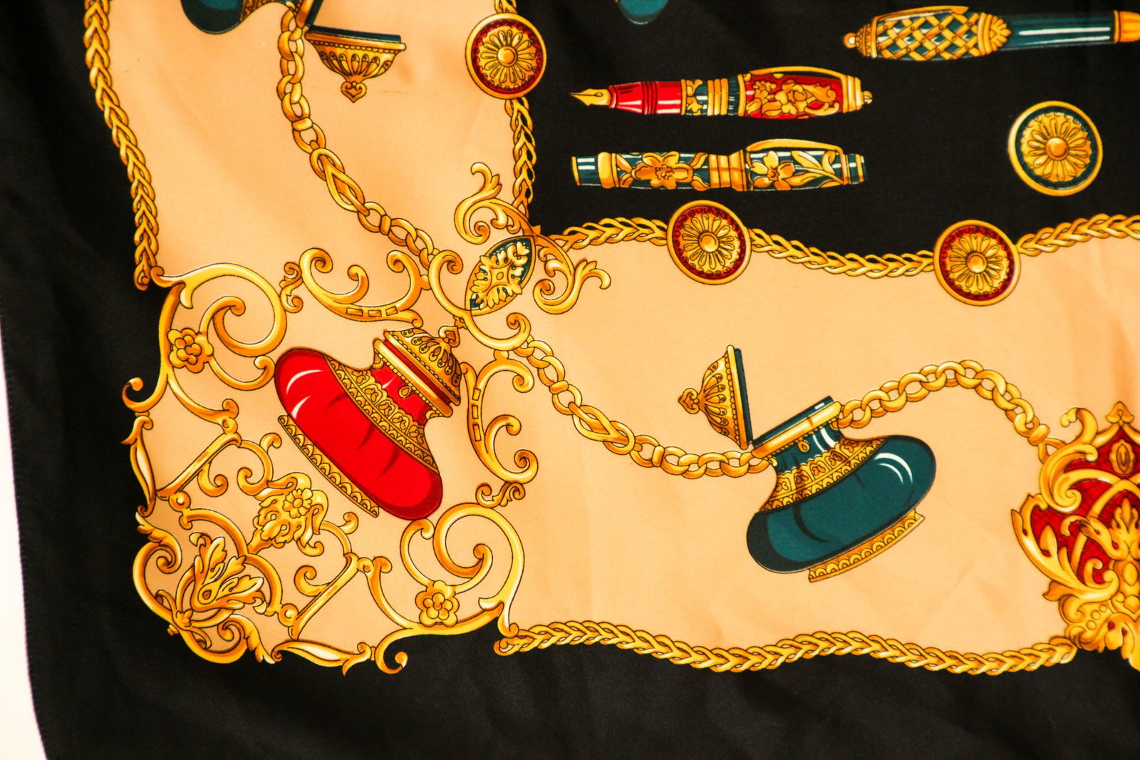 Vintage Italian Scarf Shawl with Luxury Writing Instruments Italy - 4