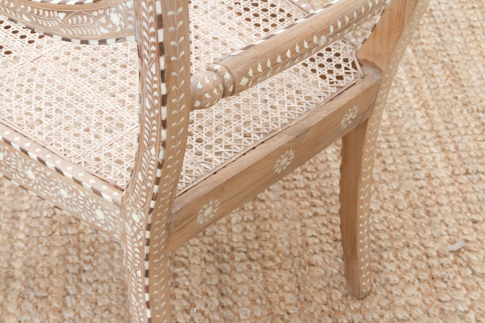 Royal Anglo-Indian Peacock Inlay Armchair - 10