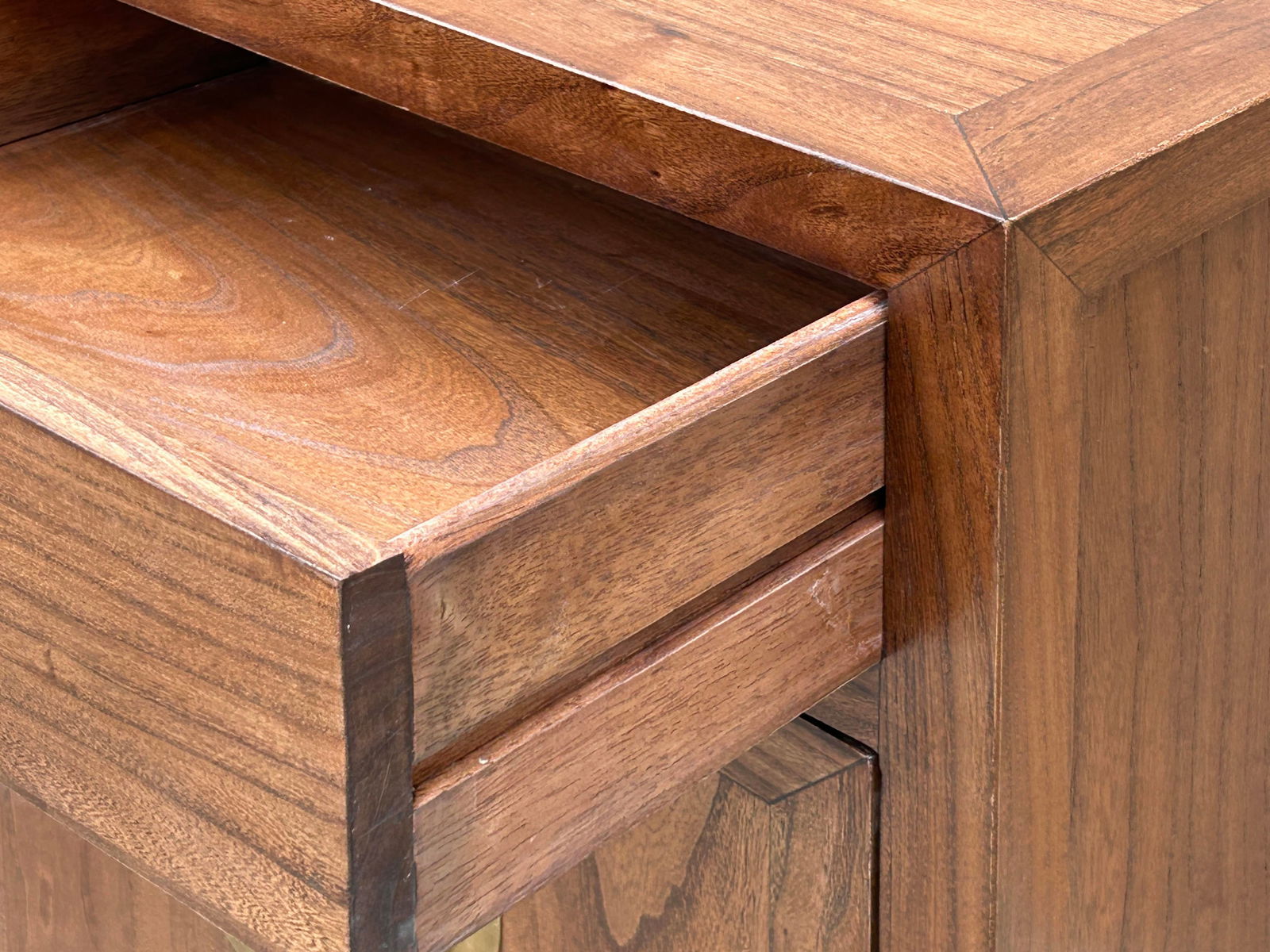 Natural Wood Brown Stain Moon Face 2 Doors End Table Nightstand - 7