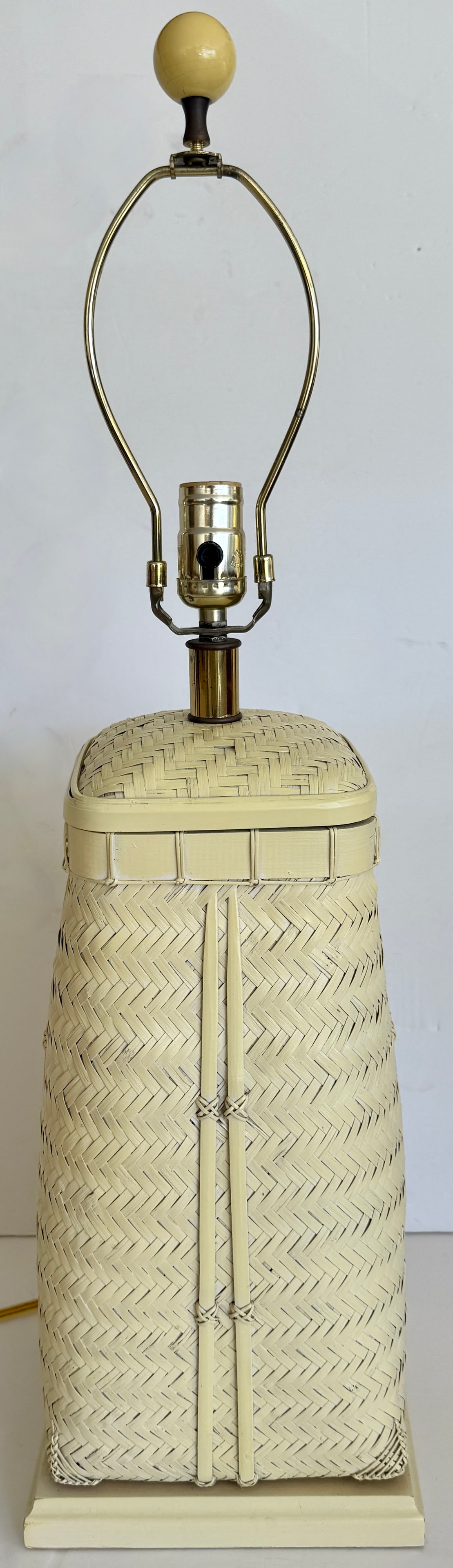 1960's Tall Wicker Basket Asian Table Lamp - 2