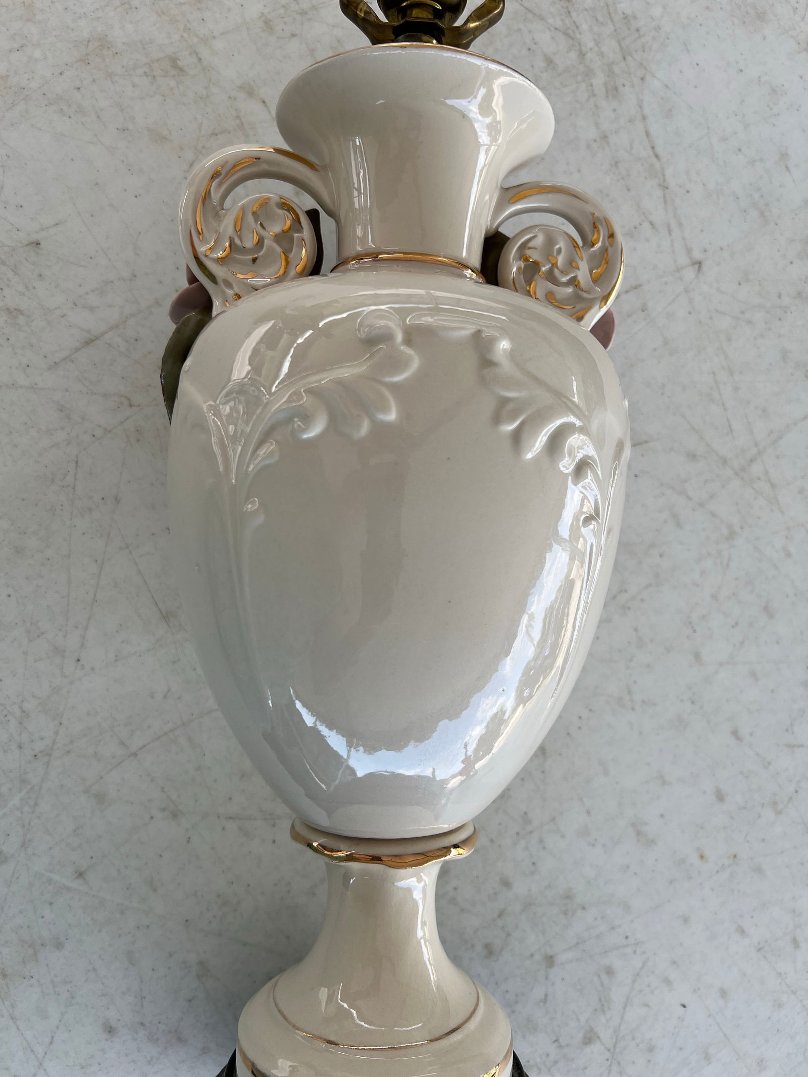 Vintage Mid Century Capodimonte Style Floral Lamp - 8