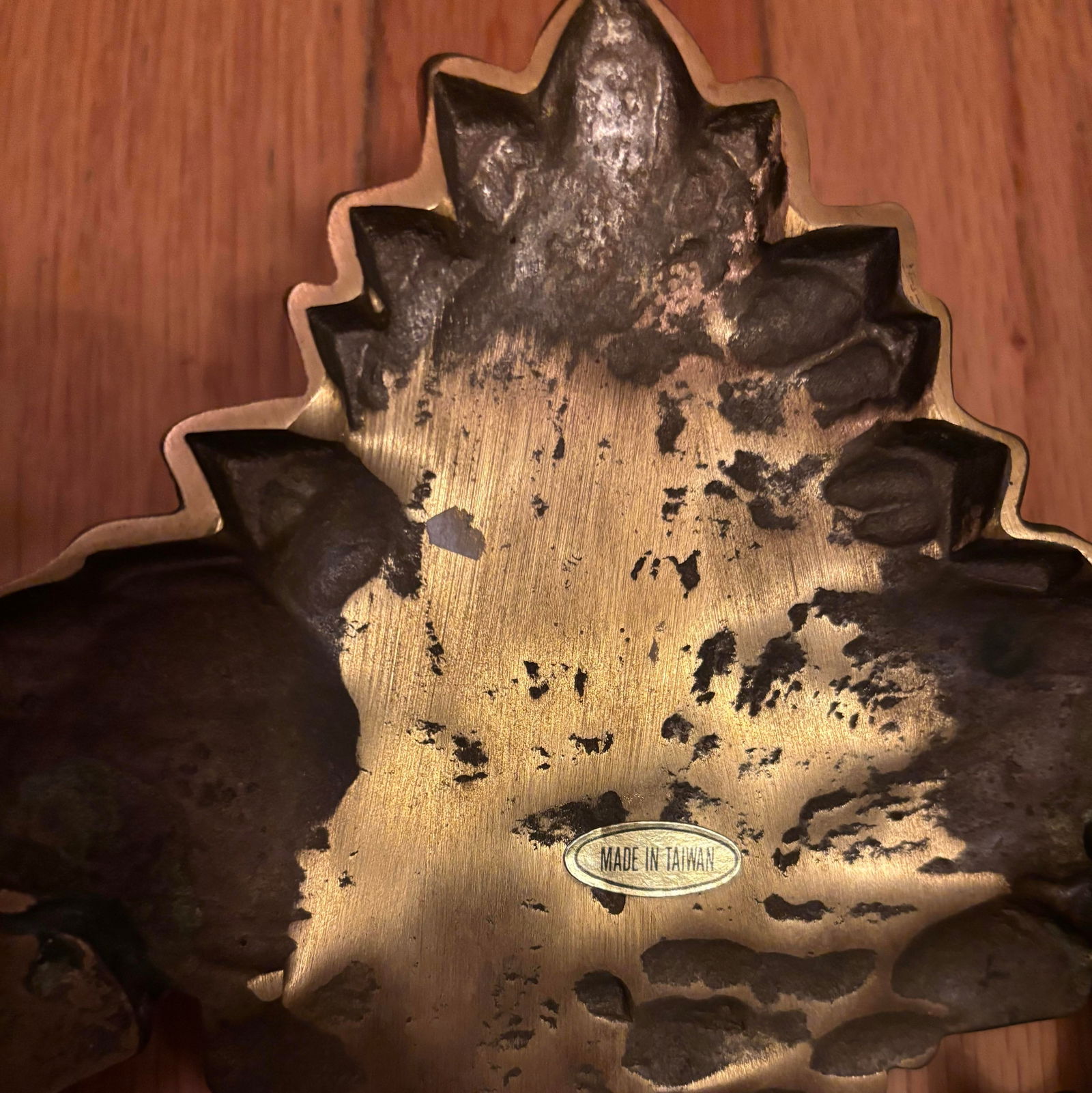 1970s Ornate Brass and Glass Wall Shelves, Made in Taiwan, a Pair - 6