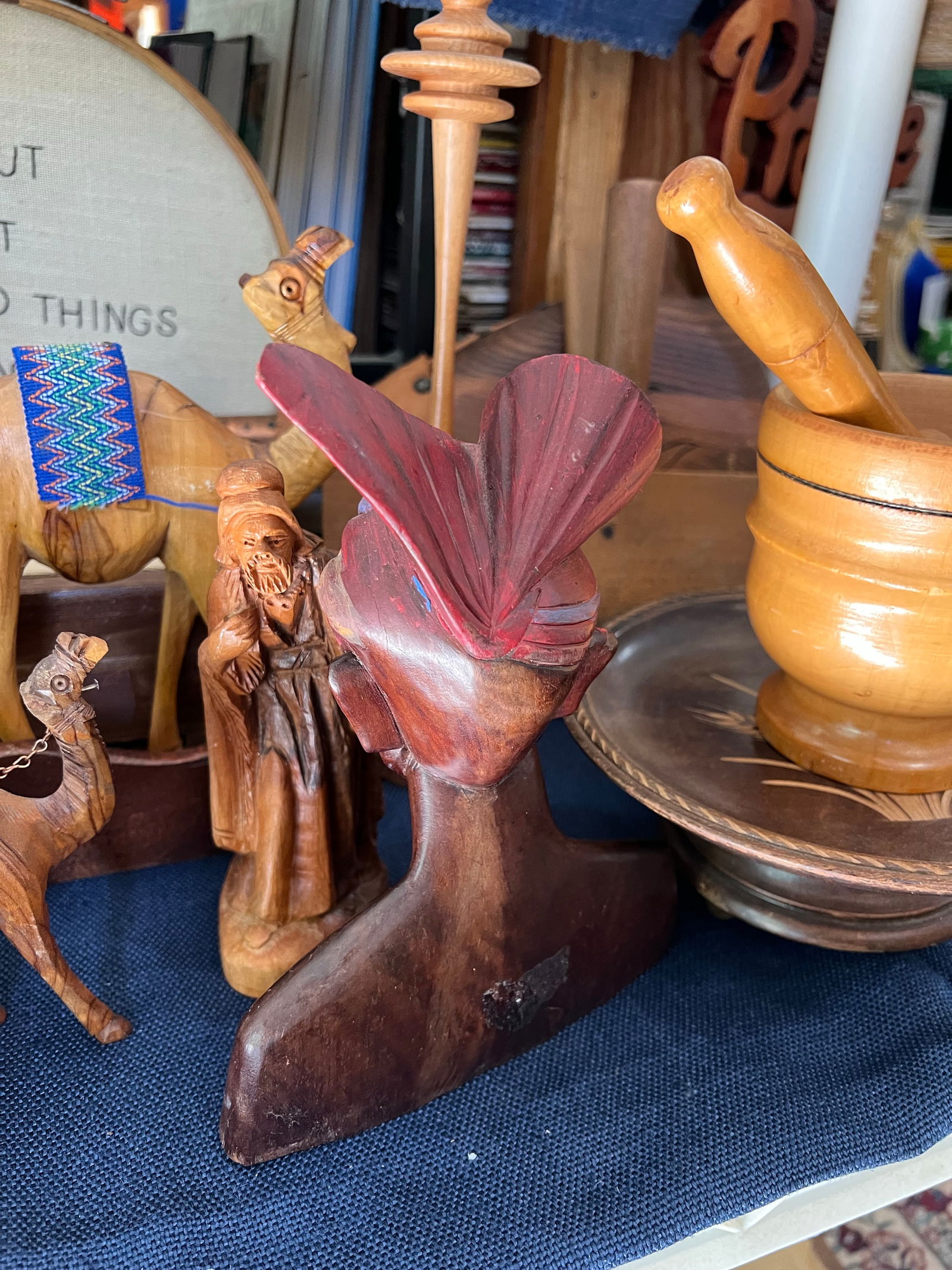 1970s Hand Carved African Wooden Sculpture - 2