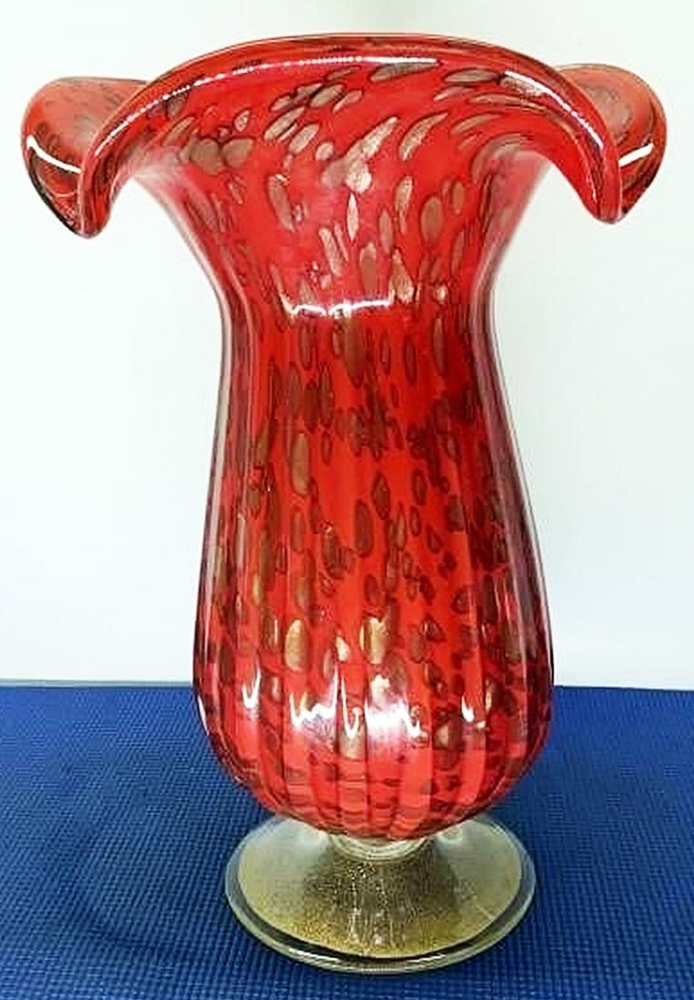 1970s Murano Style Tulip Vase - 7