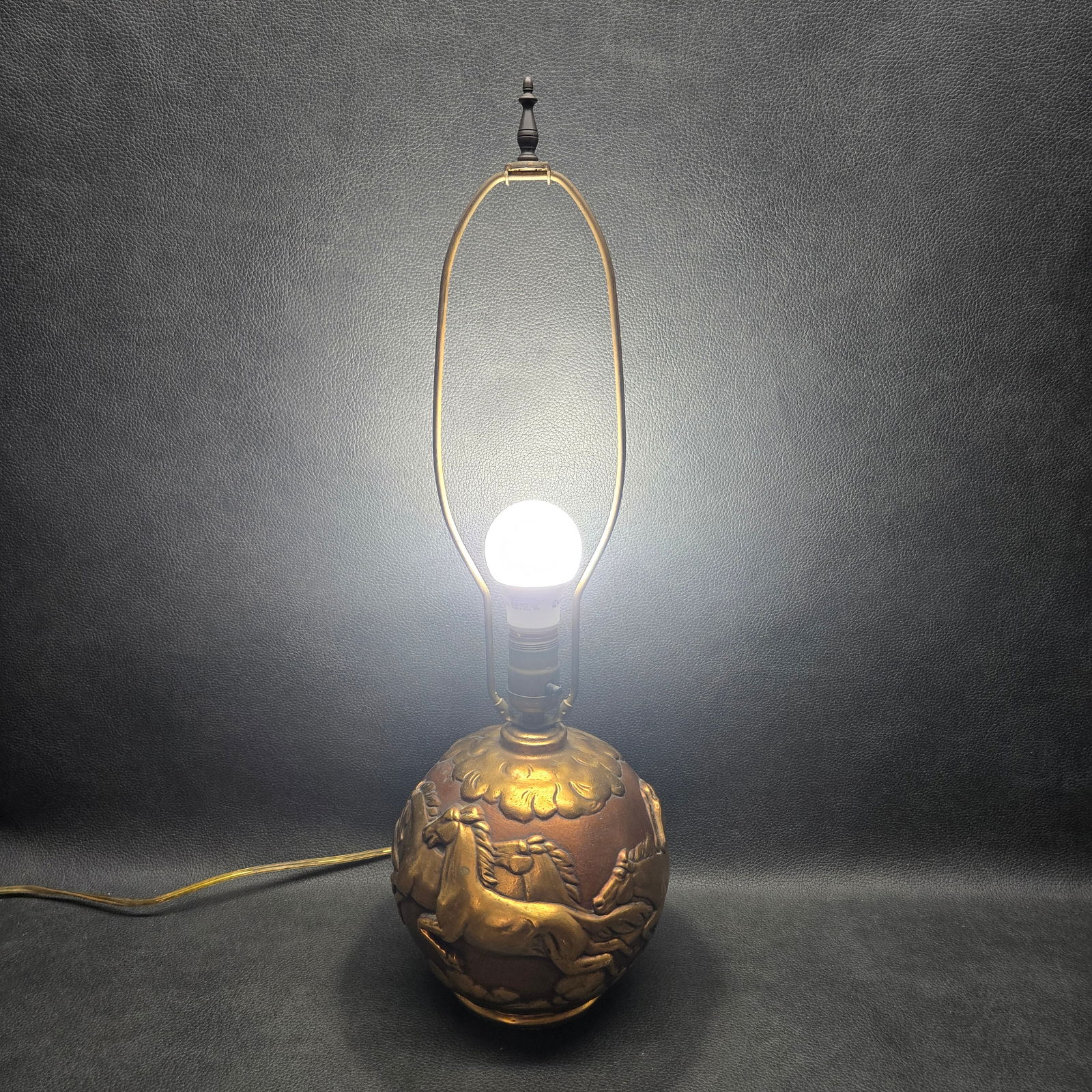 Vintage 1950s Wild Horses Copper and Brass Relief Clad Pottery Table Lamp - 10