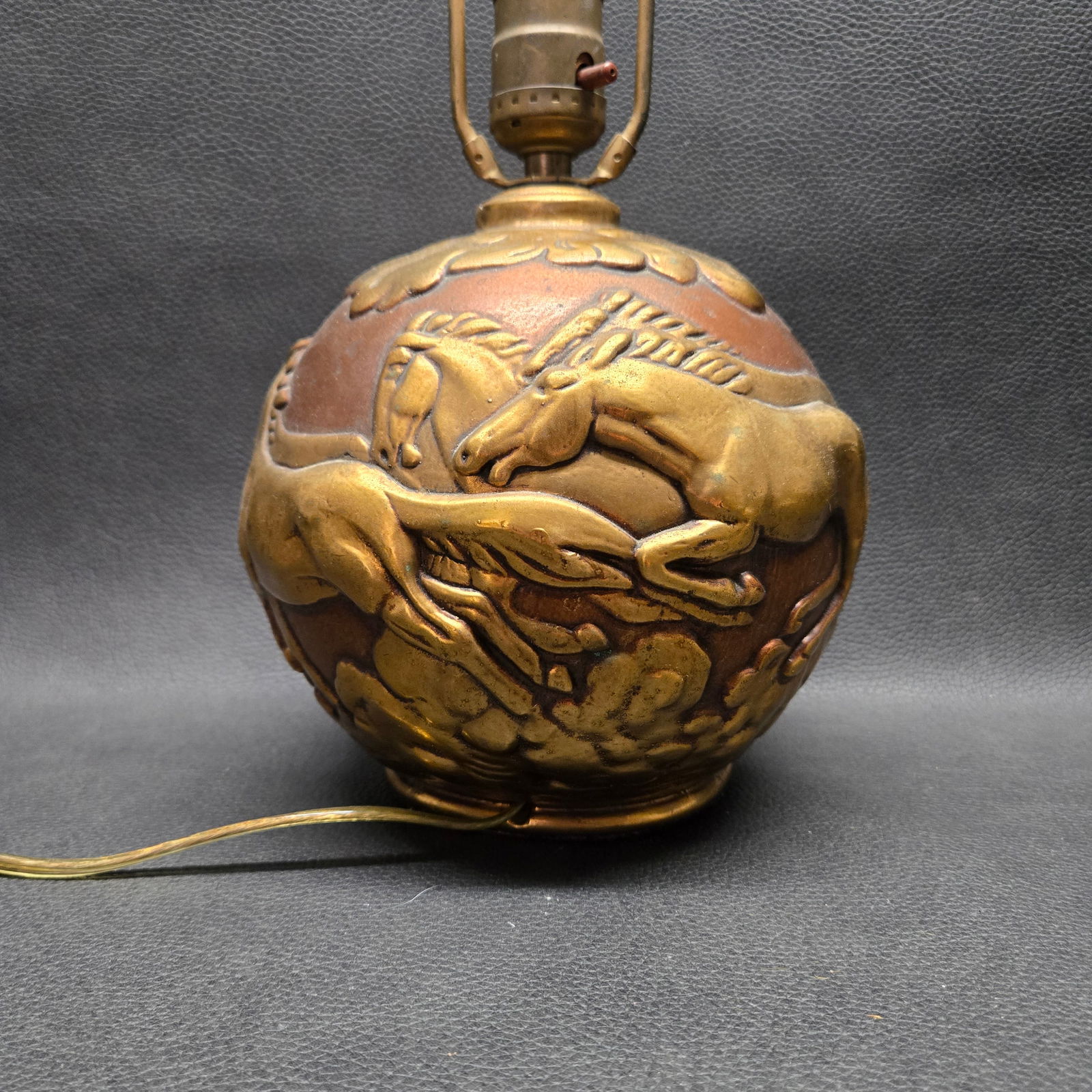 Vintage 1950s Wild Horses Copper and Brass Relief Clad Pottery Table Lamp - 5