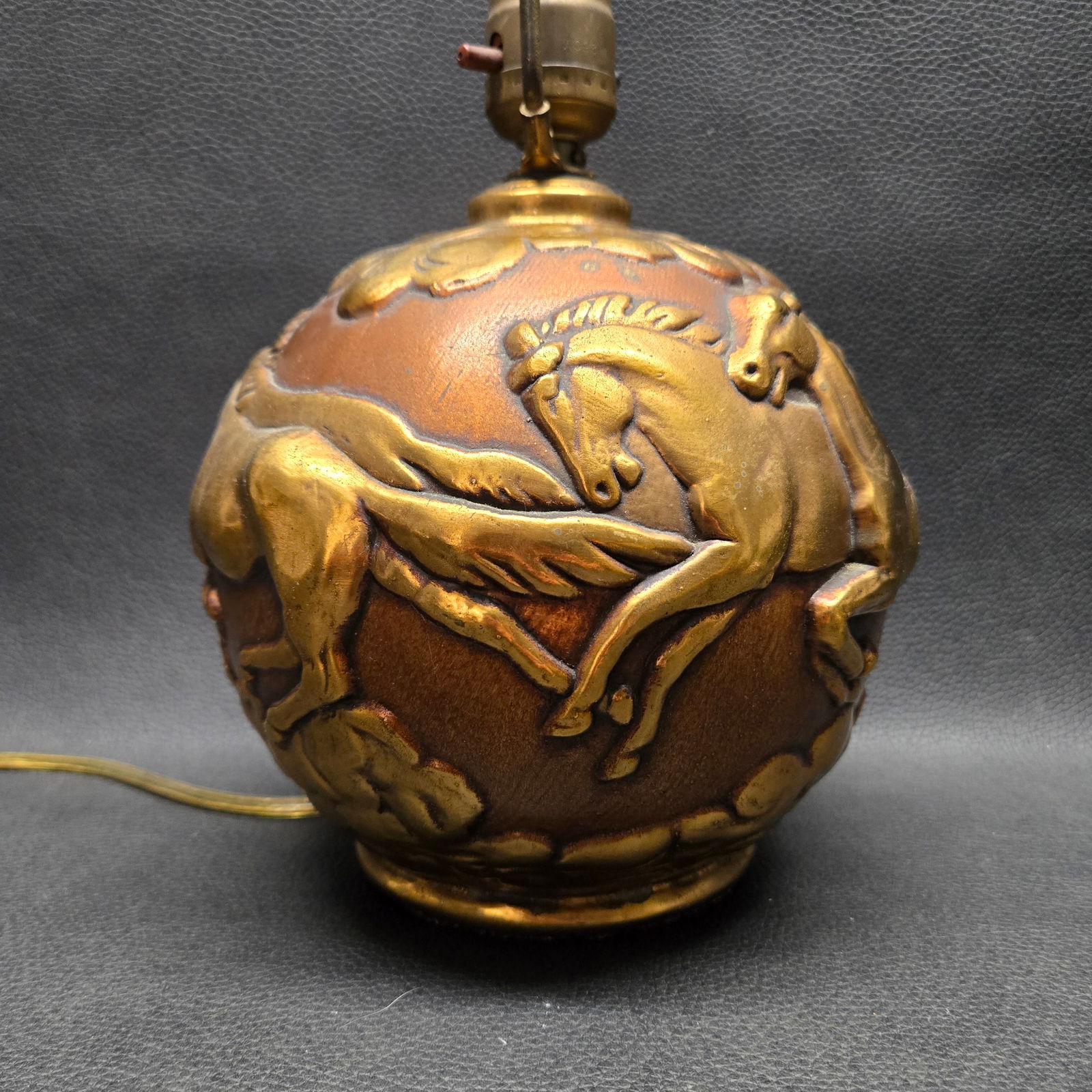 Vintage 1950s Wild Horses Copper and Brass Relief Clad Pottery Table Lamp - 6