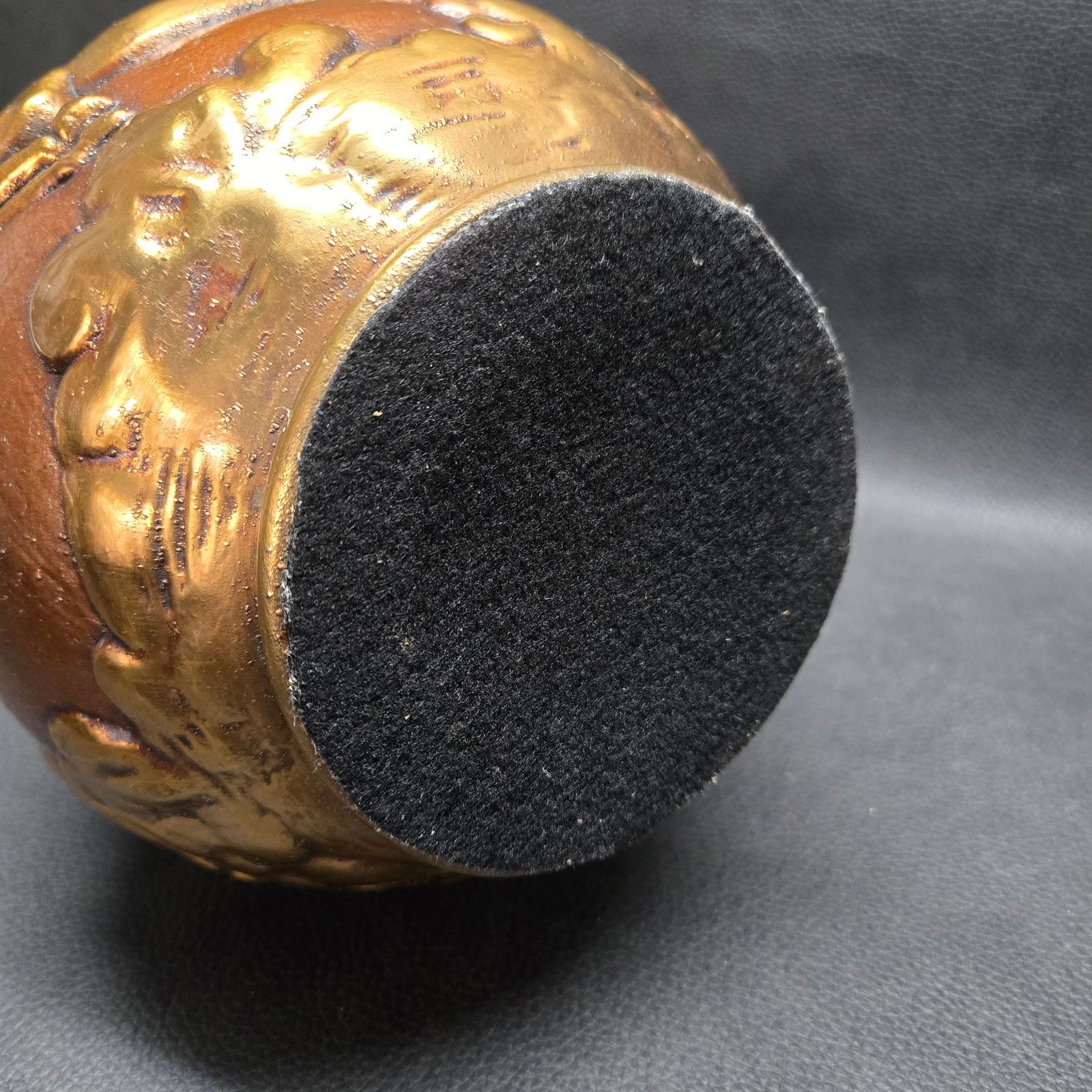 Vintage 1950s Wild Horses Copper and Brass Relief Clad Pottery Table Lamp - 9