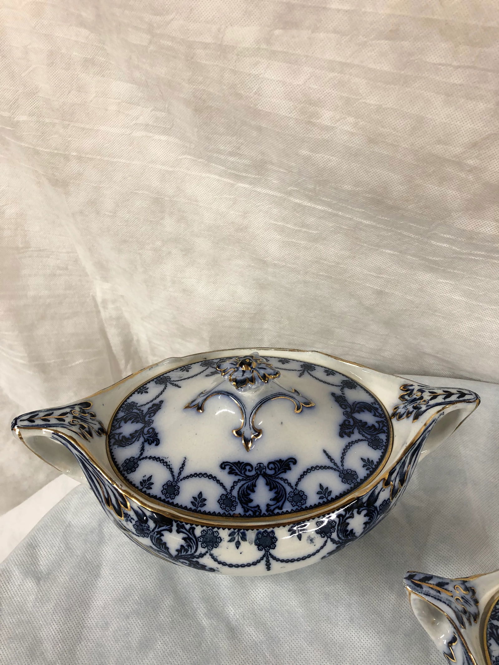 Late 19th Century T.Till and Sons Venus Pattern Vegetable Bowls and Sauce Tureen - 10