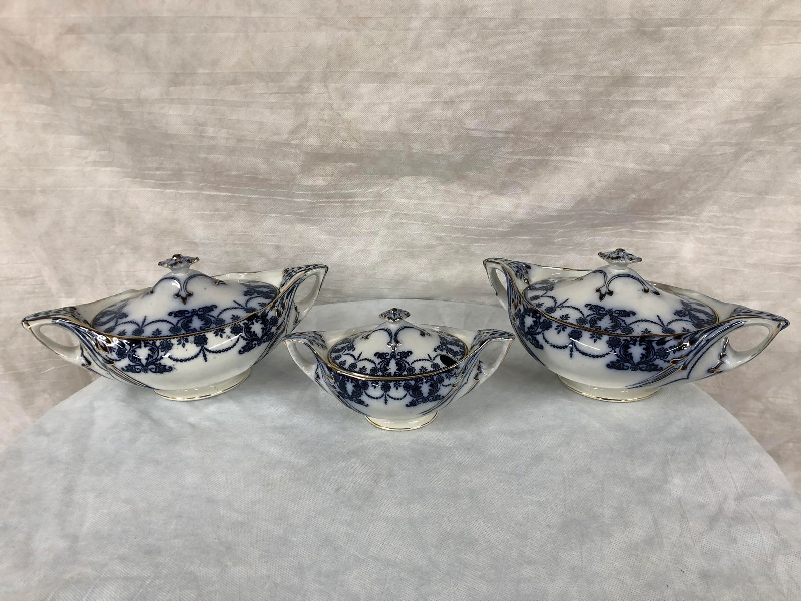 Late 19th Century T.Till and Sons Venus Pattern Vegetable Bowls and Sauce Tureen - 13