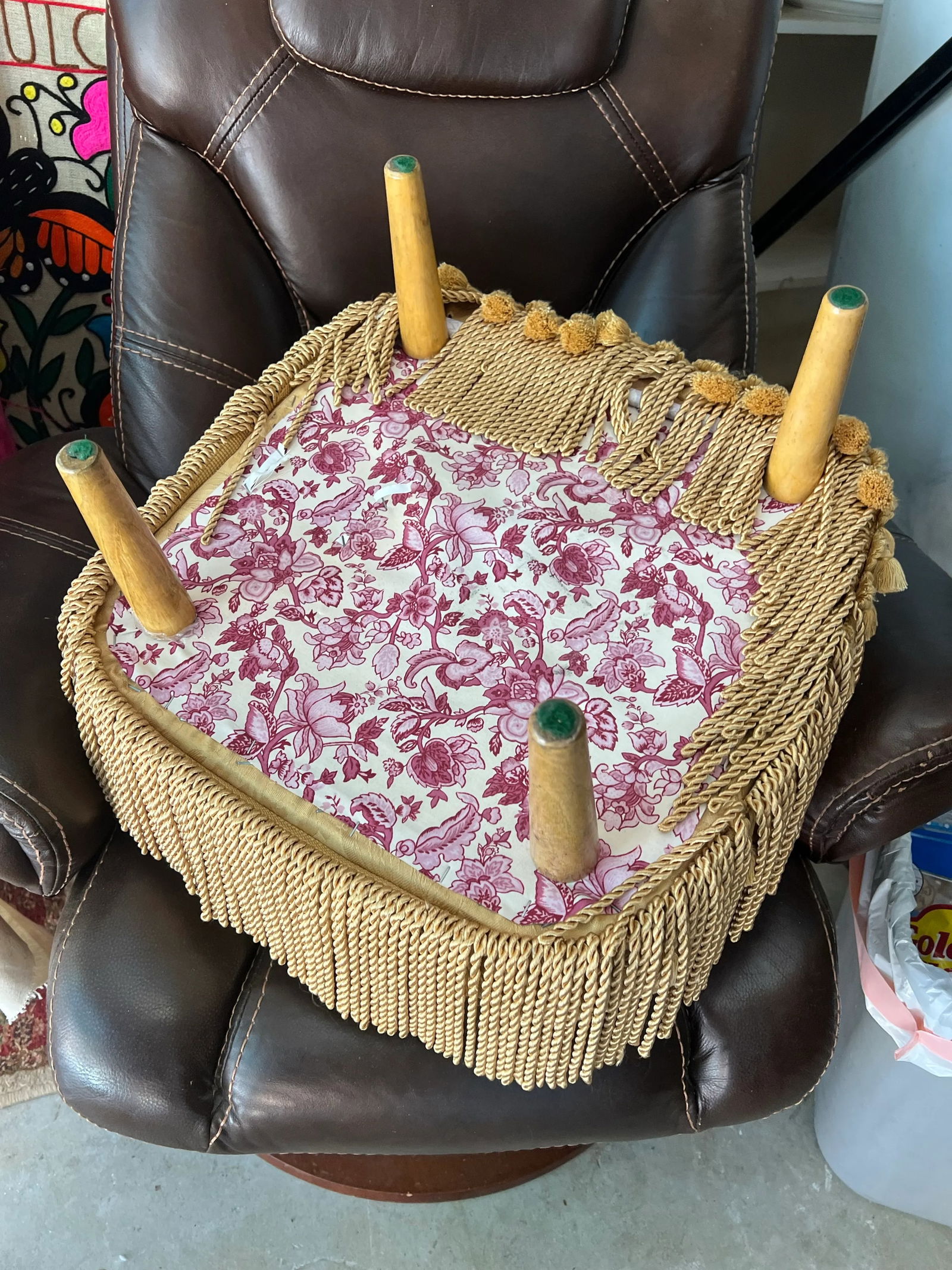 1970s Yellow Covered Ottoman With Tassels - 3