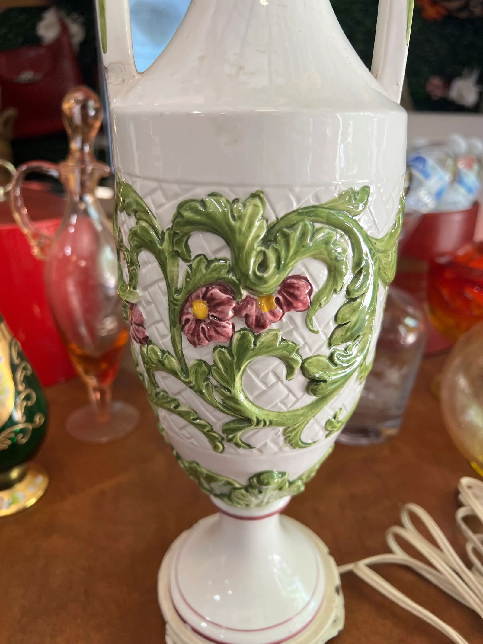 1970s Trellis Ivy Design Floral Lamp - 2