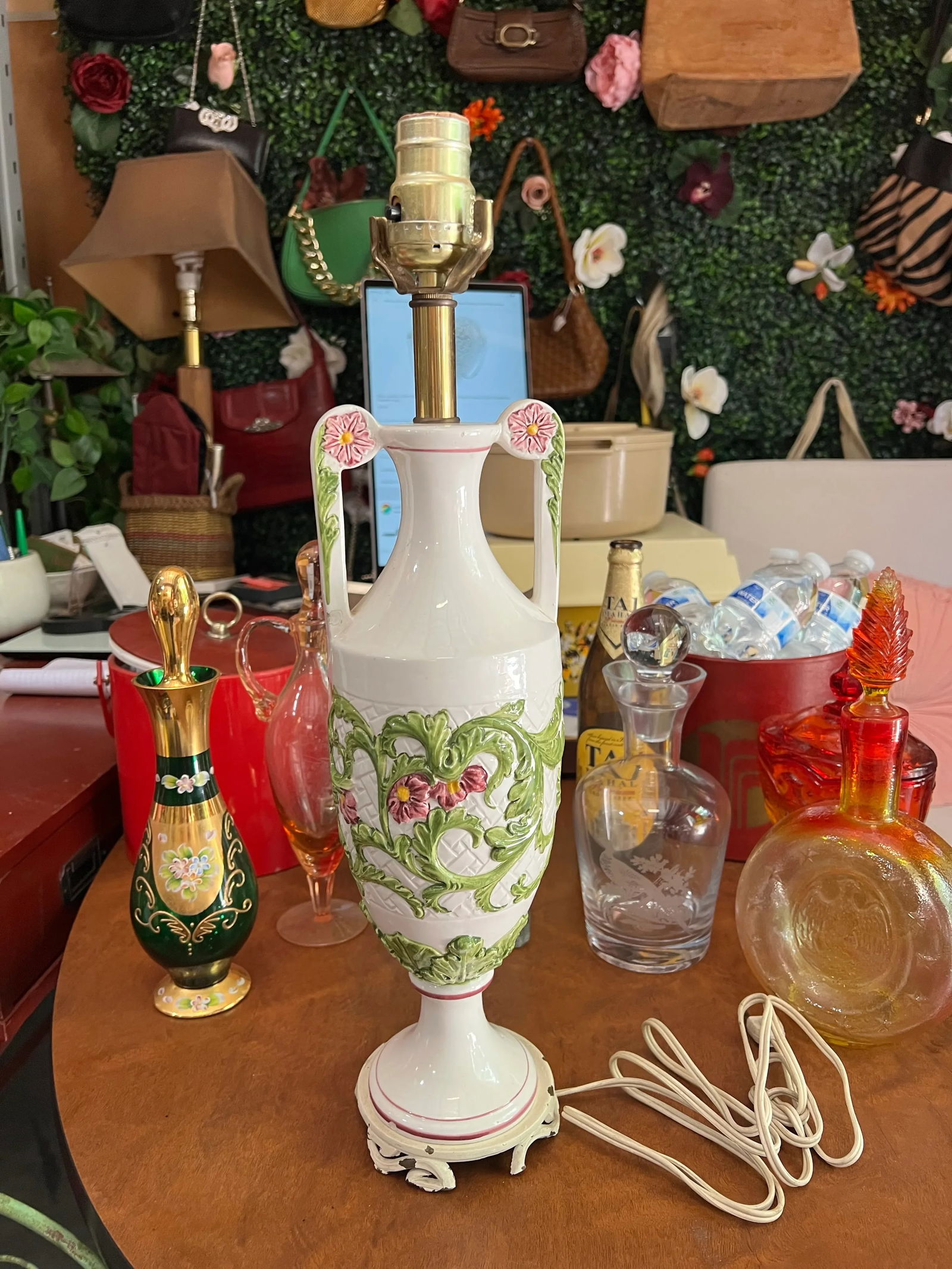 1970s Trellis Ivy Design Floral Lamp - 6