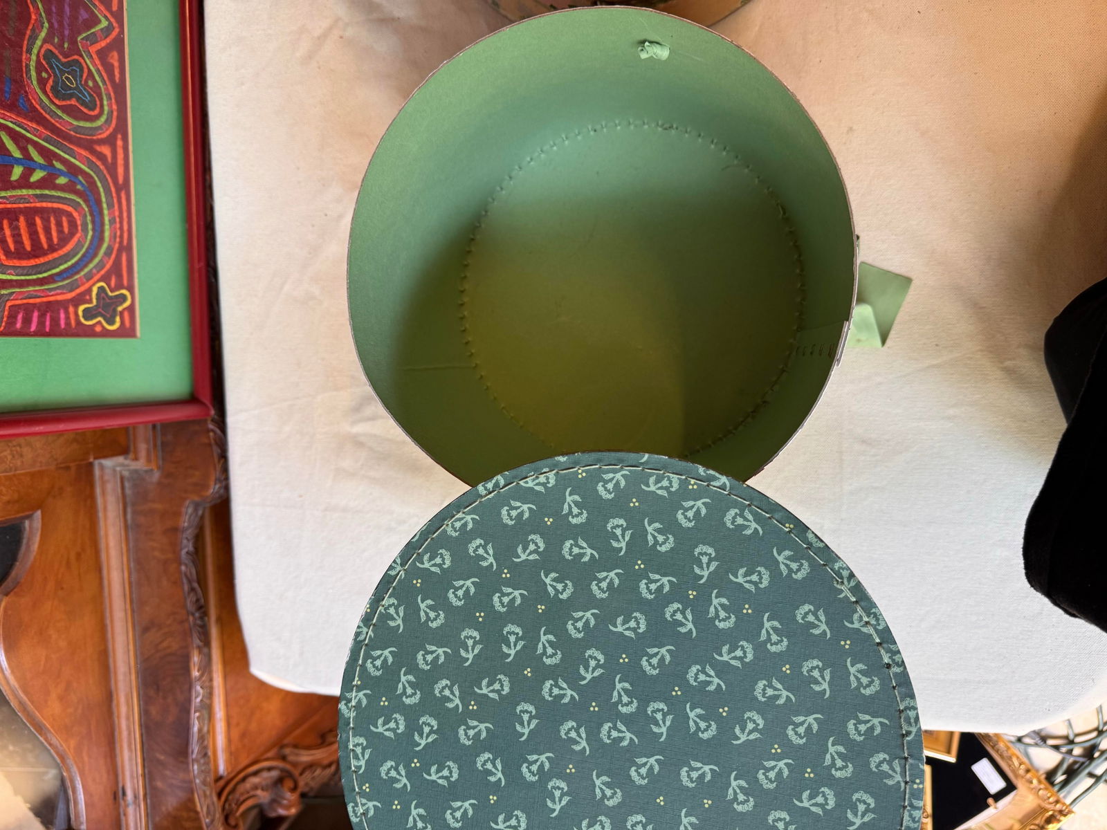 Pair of 1970s Decorative Green and White Boxes - 7