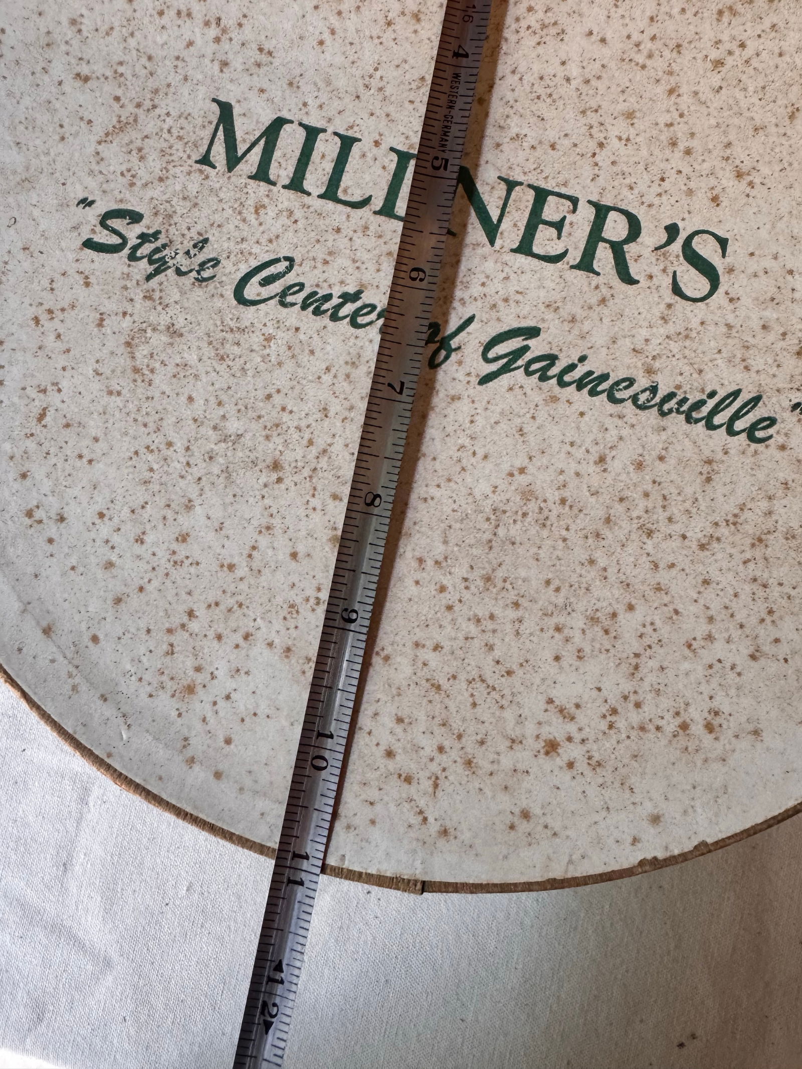 Pair of 1970s Decorative Green and White Boxes - 9