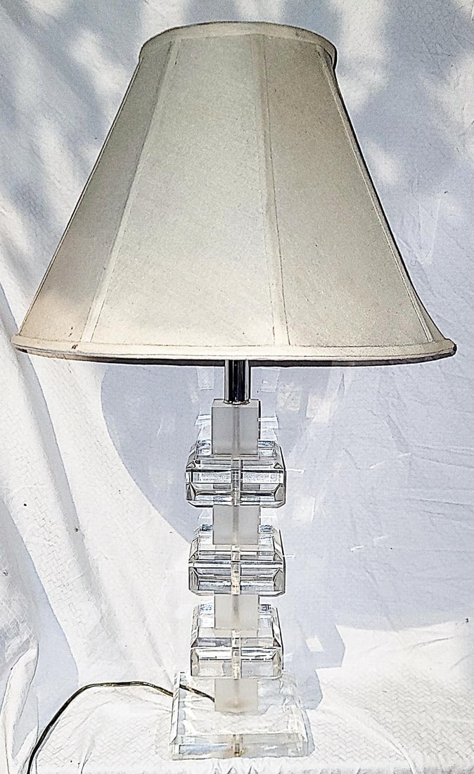 Mid-Century Modern Acrylic Table Lamp by Marlee - 2