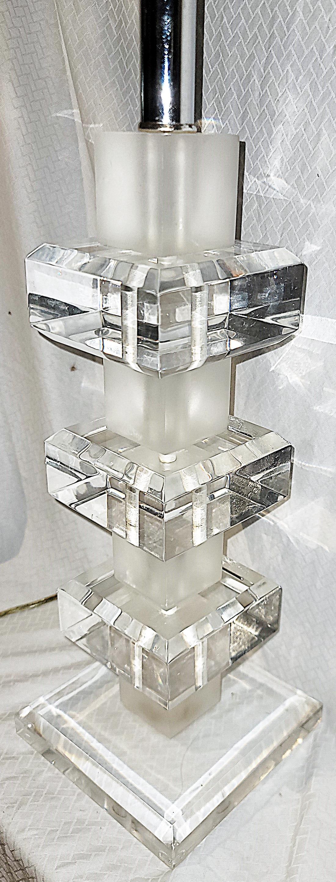 Mid-Century Modern Acrylic Table Lamp by Marlee - 3